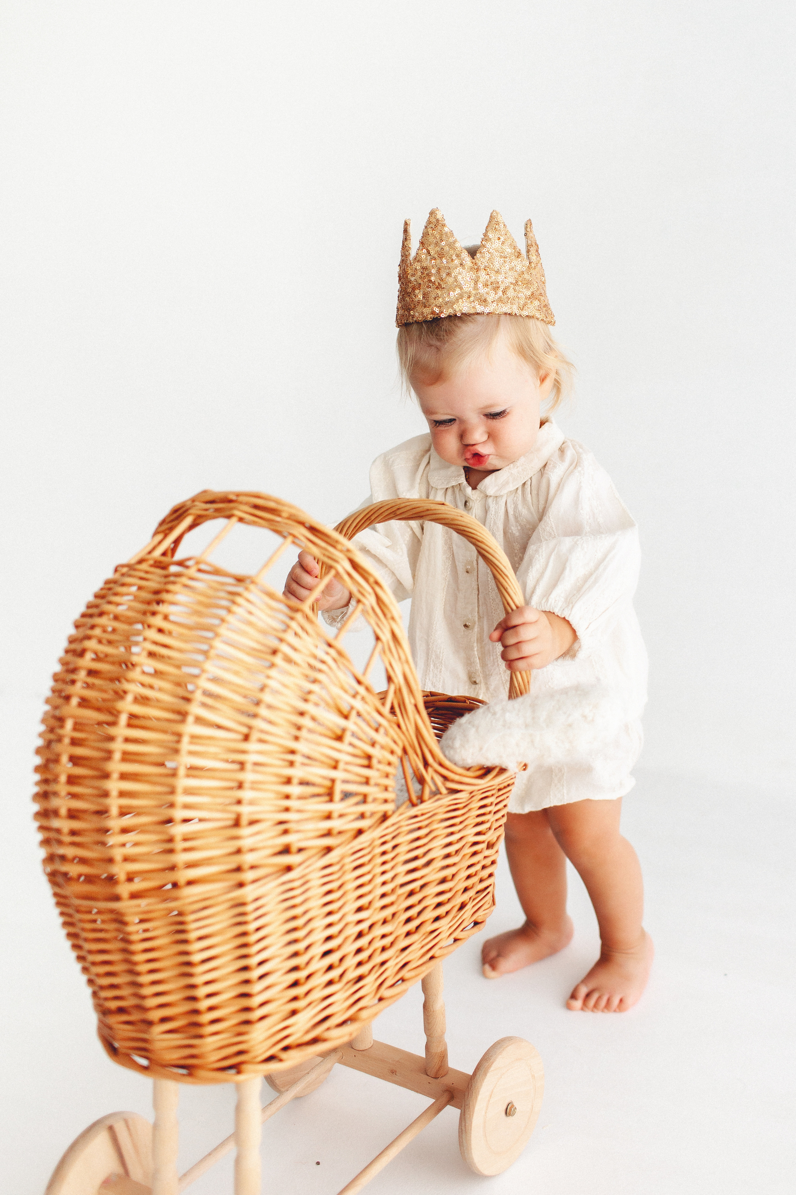 Мира с мамой и папой в Маленькой студии. Детский фотограф в Самаре