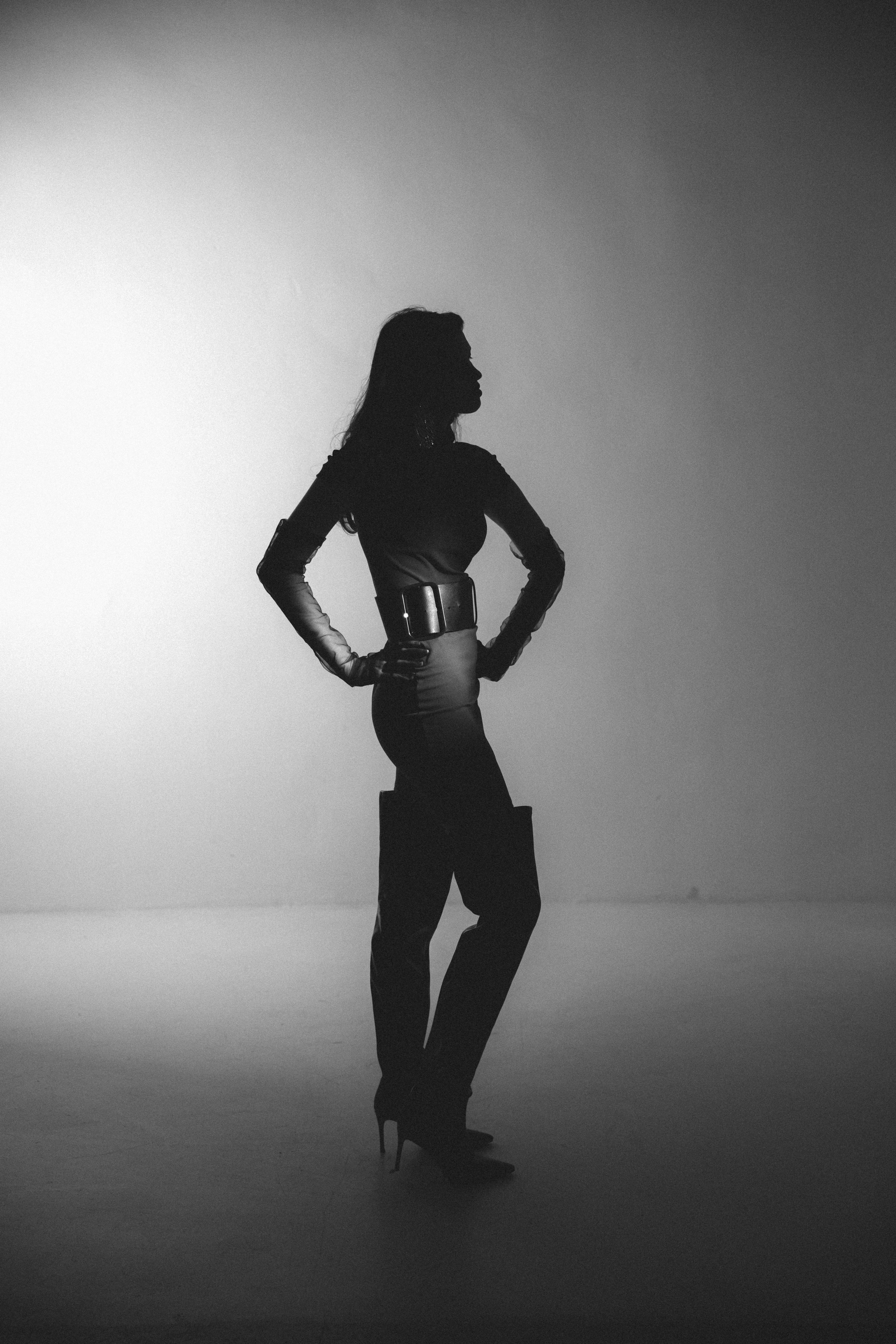 Ксения. Маски Габо и жесткий свет. Фотограф в Санкт-Петербурге Алена Сертакова