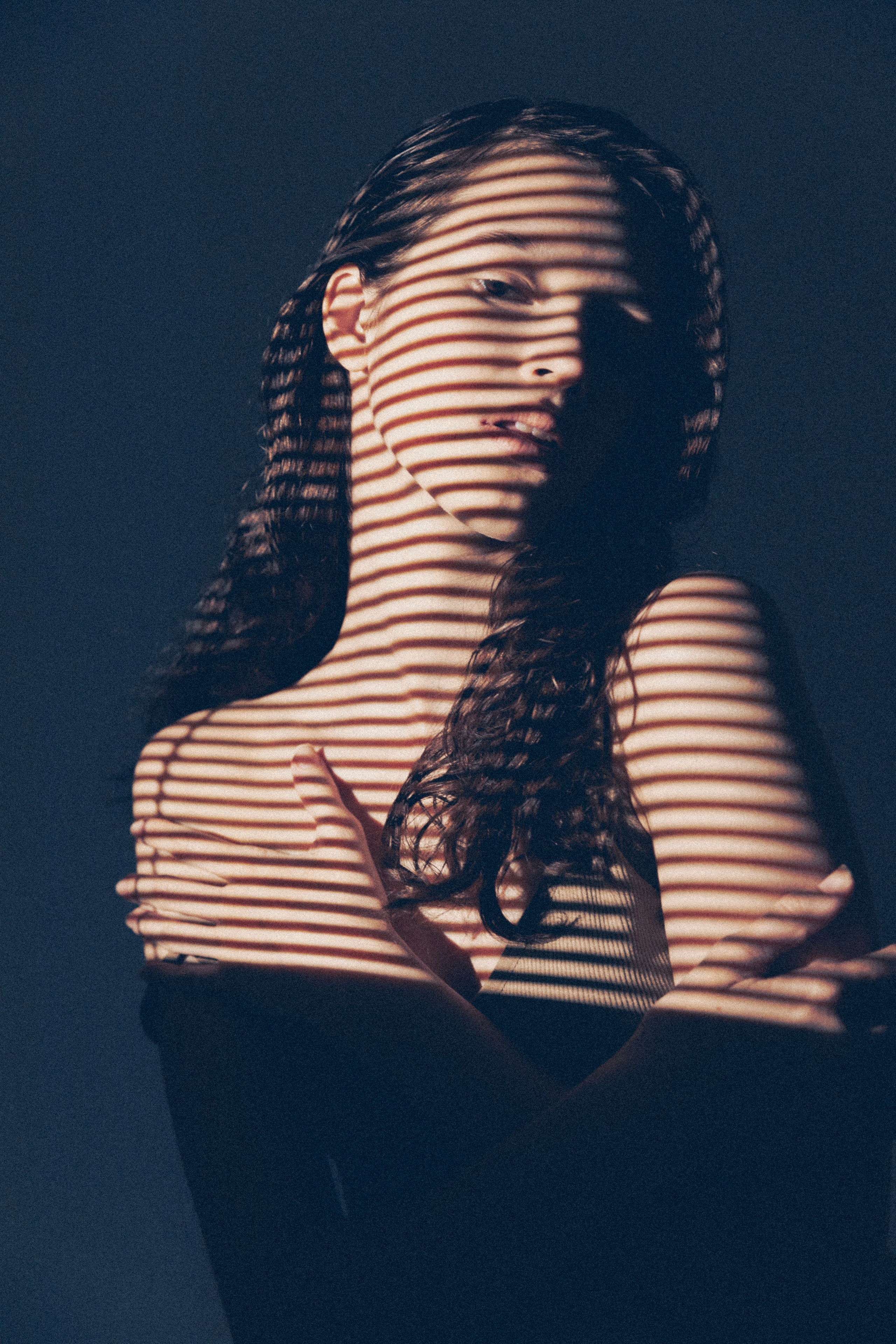 Ксения. Маски Габо и жесткий свет. Фотограф в Санкт-Петербурге Алена Сертакова