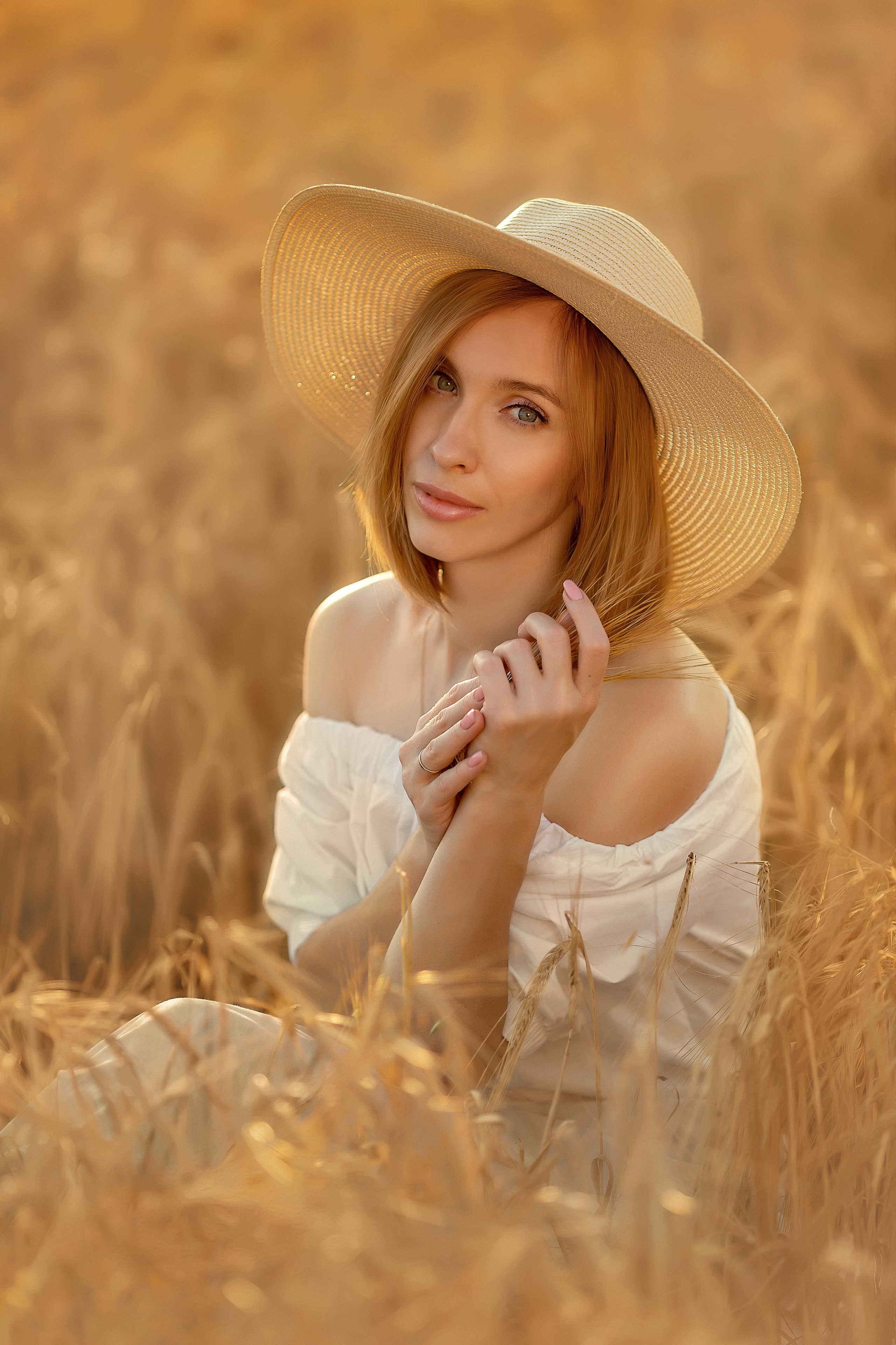 На закате. Фотосессия в пшенице. Детский и семейный фотограф в Екатеринбурге