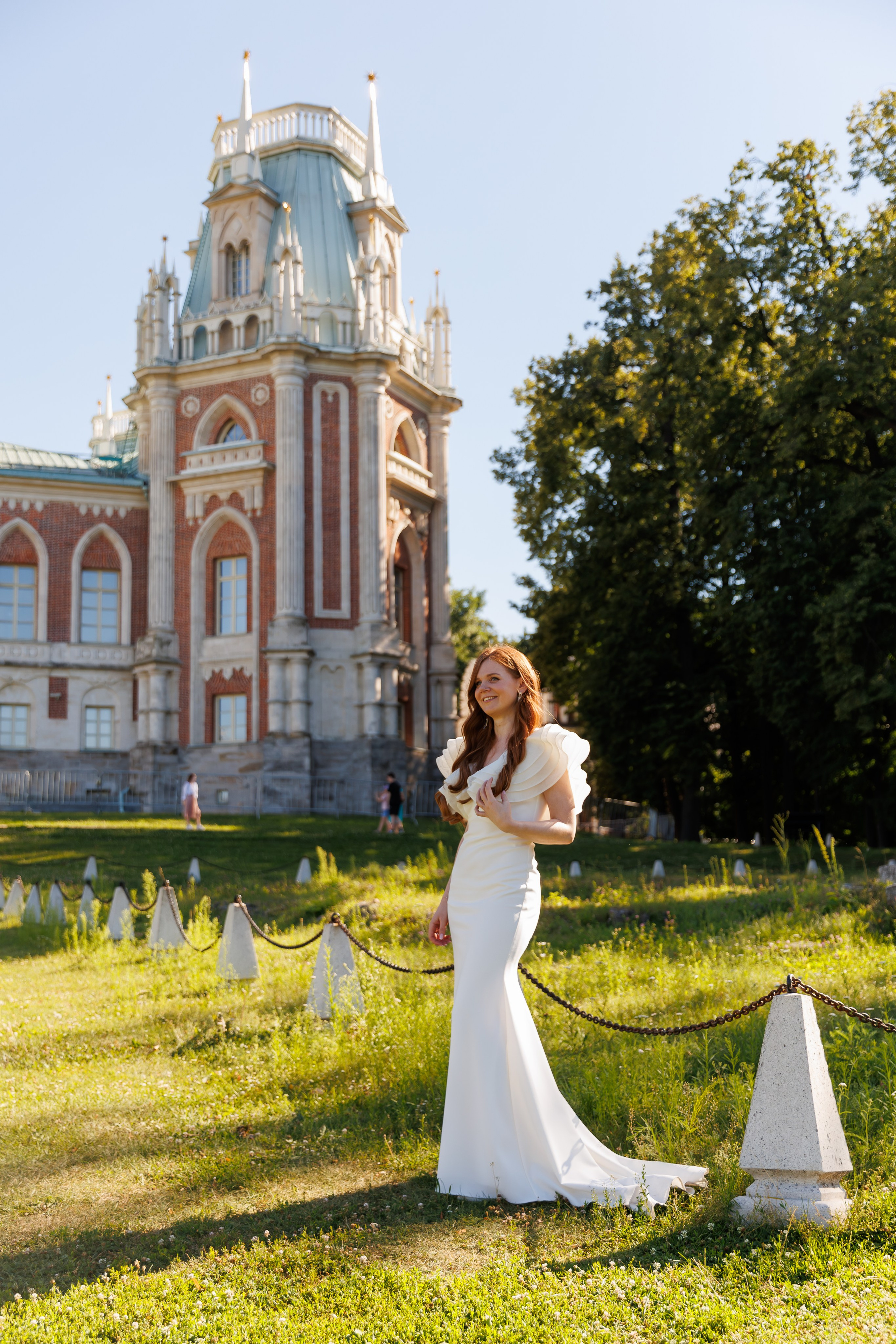 Свадебная фотосессия в парке усадьбе Царицыно. Свадебный фотограф Москва и МО Сергей Киржаев