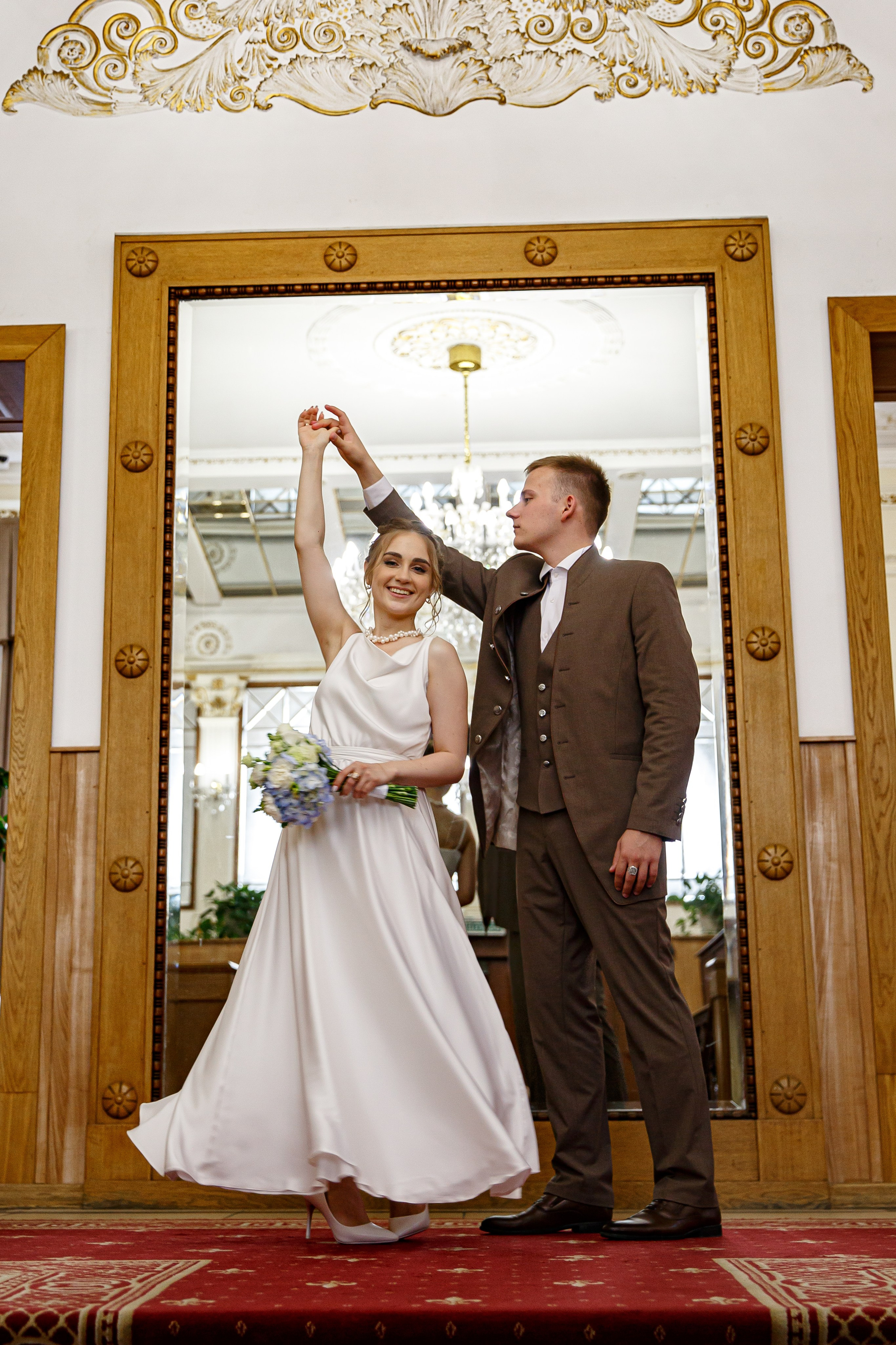 Свадебная фотосессия в Грибоедовском ЗАГСе