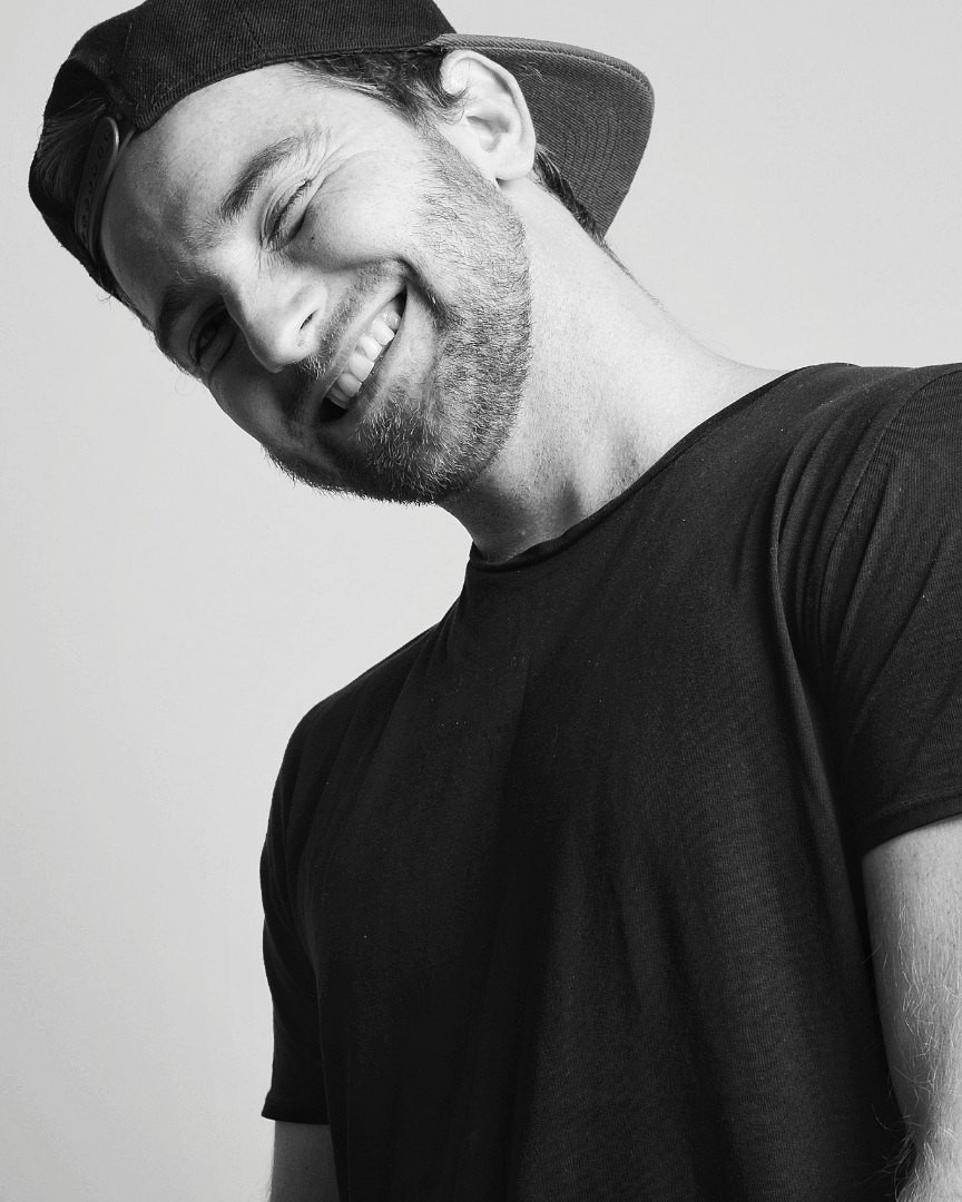 Контакты. Видеооператор в Санкт-Петербурге Алексей Петров