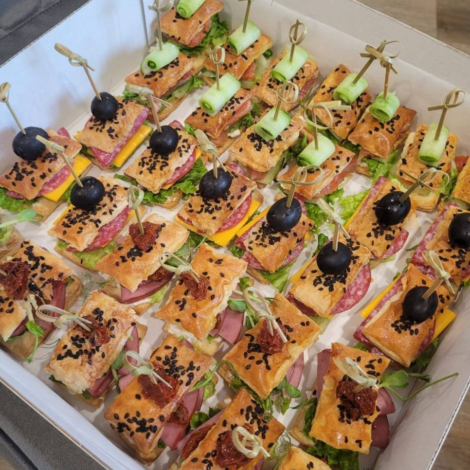 Меню. Кейтеринг, фуршеты, гастробоксы, авторские закуски в Уссурийске