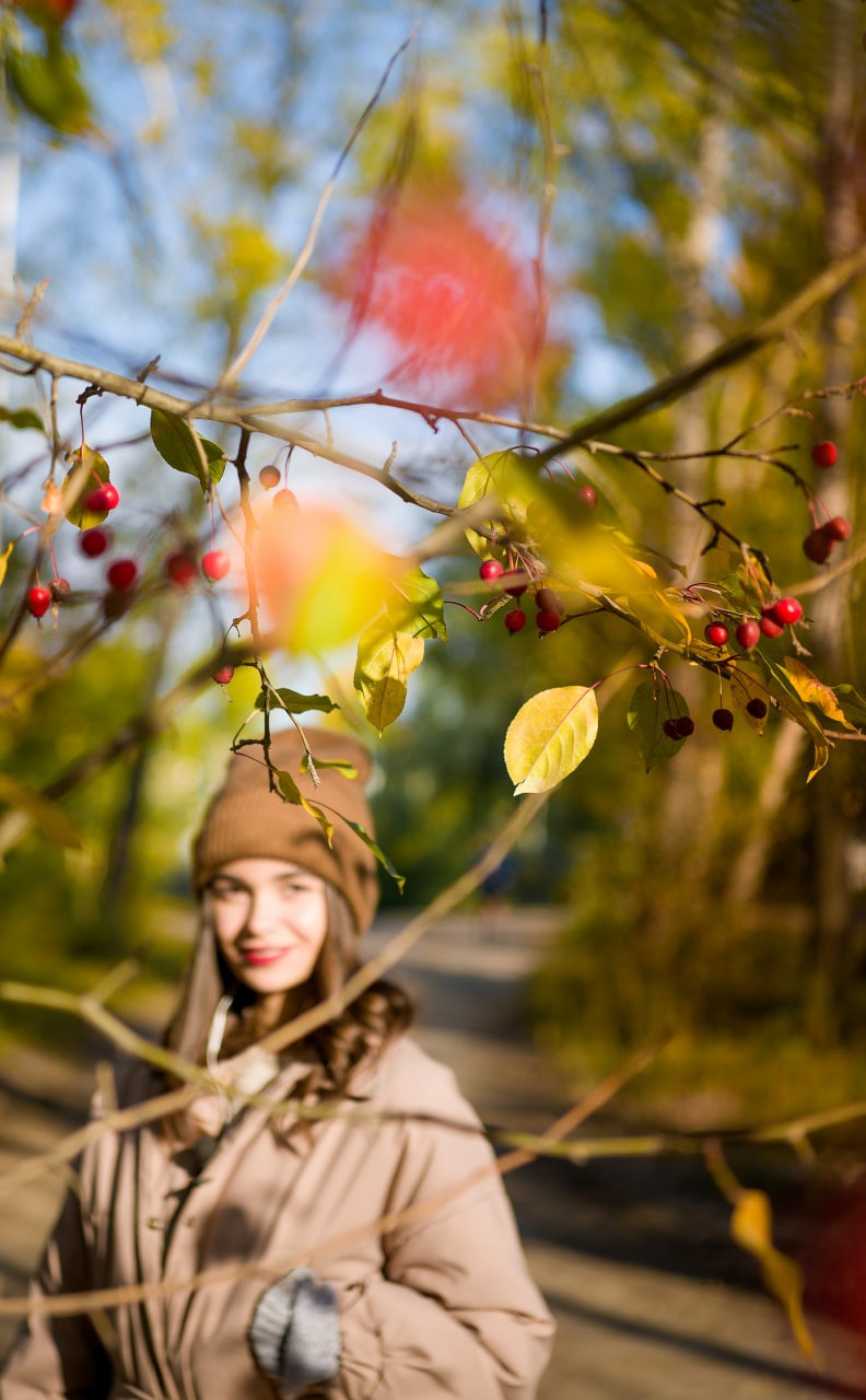 осеняя фотосессия девушки в парке