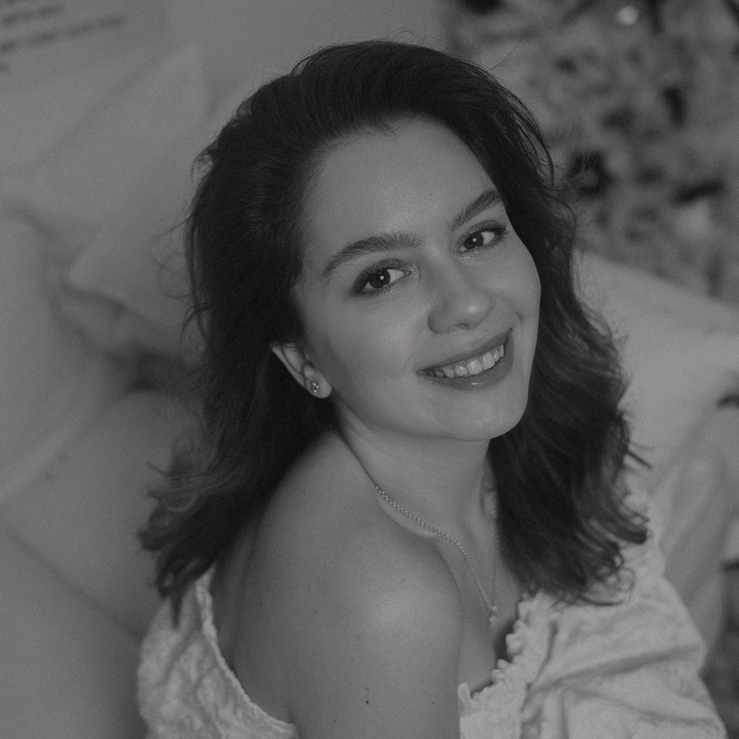 CONTACTS. Видеограф в Москве Соколовская Любовь