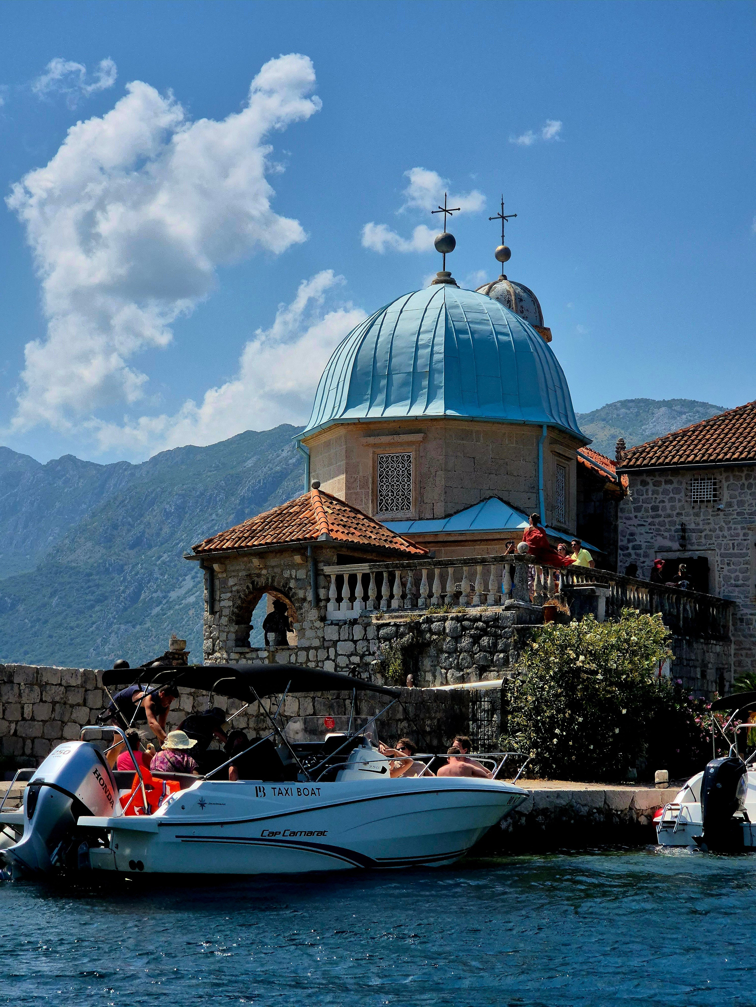 2024. Walk & Fly with Batay