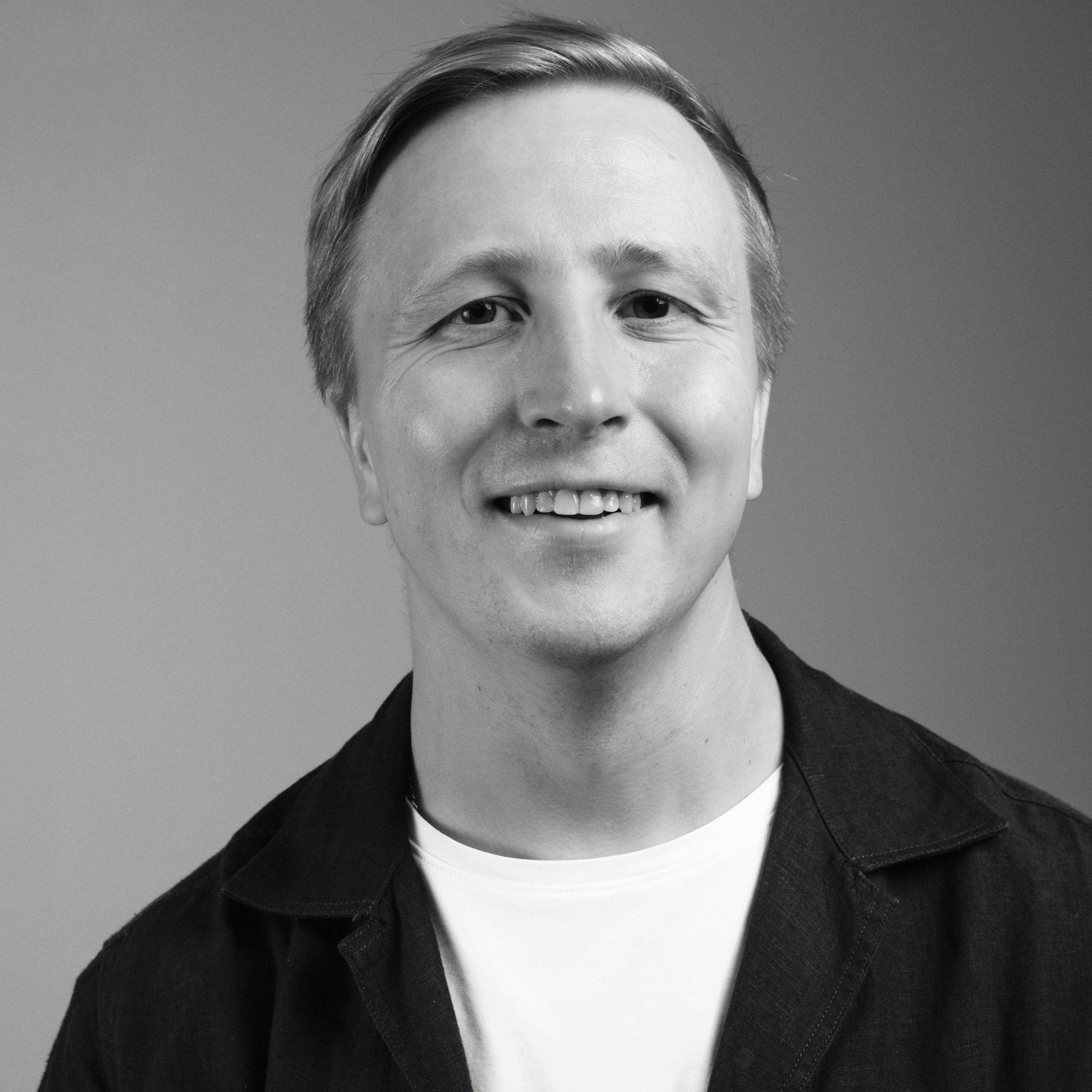 Info. Eduard Savosin | Documentary & Portrait Photographer in Paris