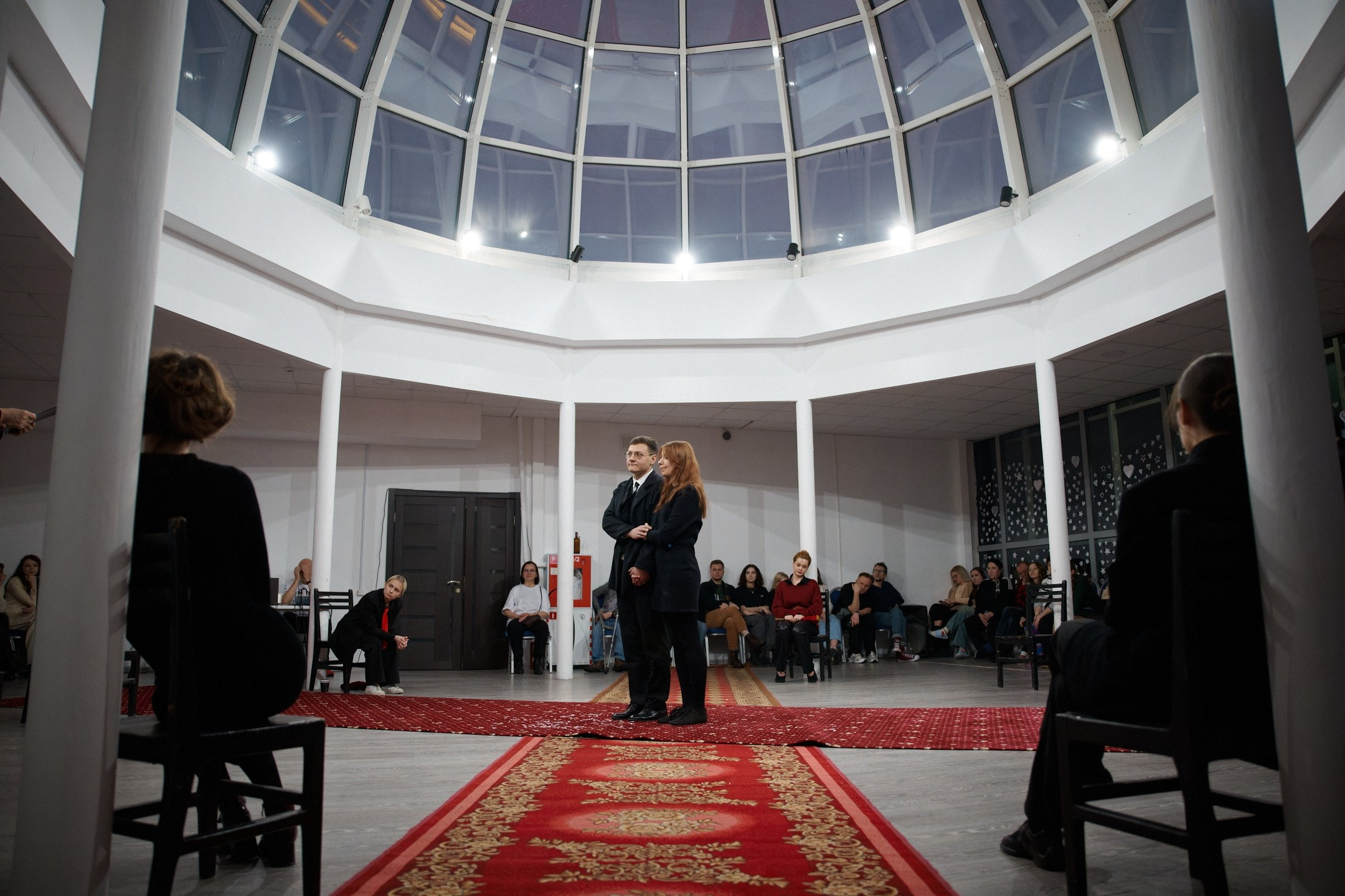 С 25 ноября по 1 декабря 2025 года в Губахе прошел VII театральный фестиваль-лаборатория «Камский». Журнал о самом особенном. Пермь и Пермский край