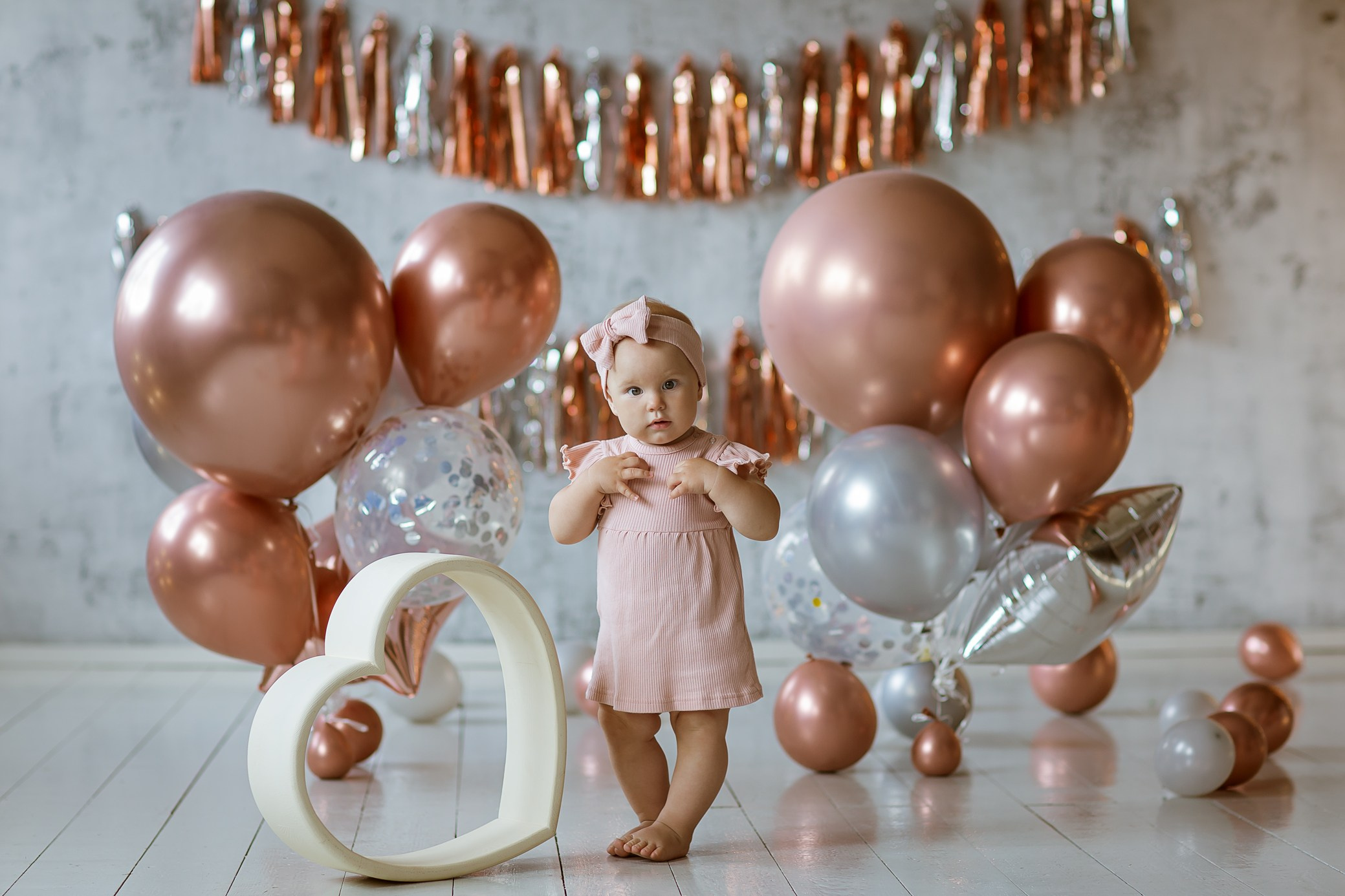 Фотозона для фотосессии девочки