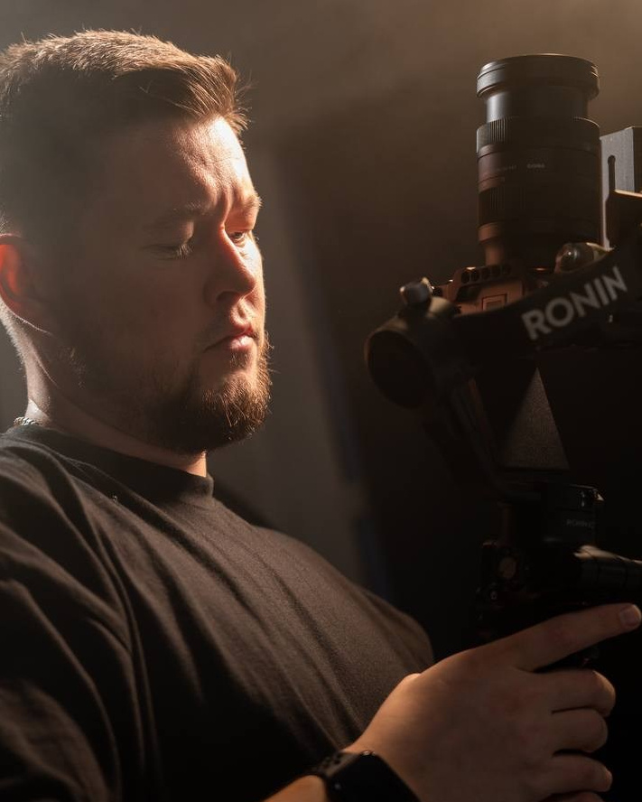 Контакты. Видеомейкер, видеооператор из Казани Ильнур Еналиев