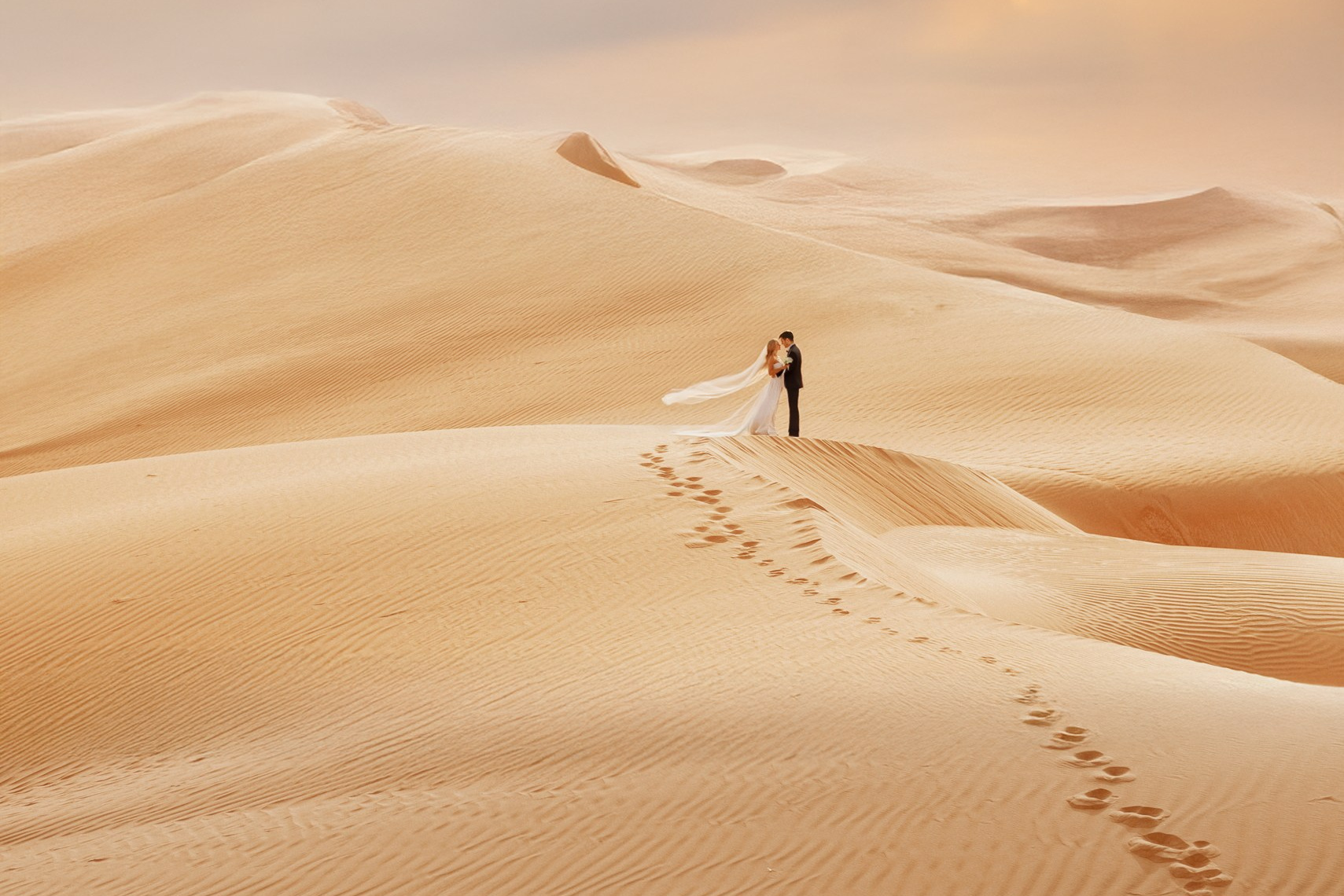 Photographer in Abu Dhabi — Weddings, Couples, Families & Portraits