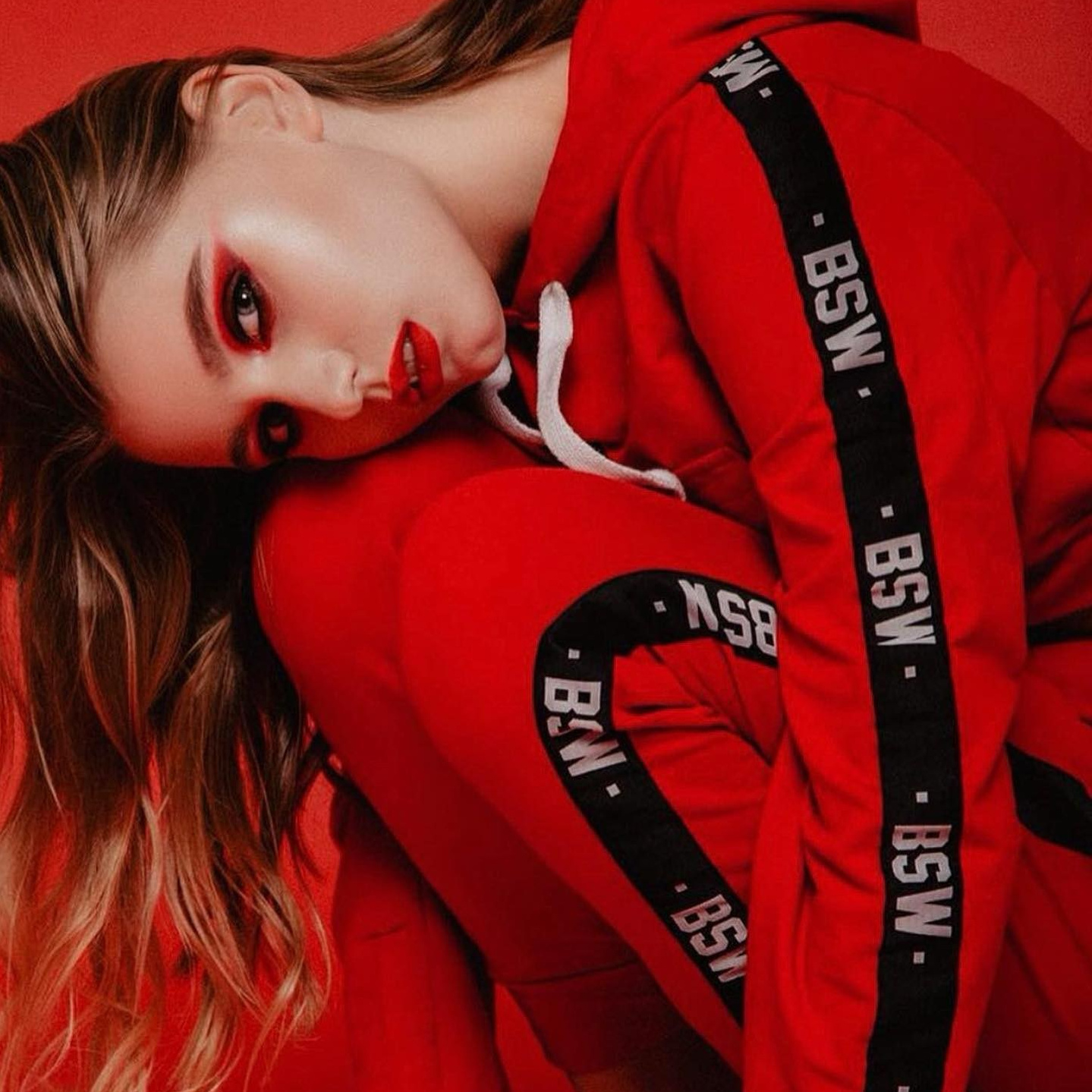 Коммерческий контент фотограф для маркетплейсов в Новосибирске