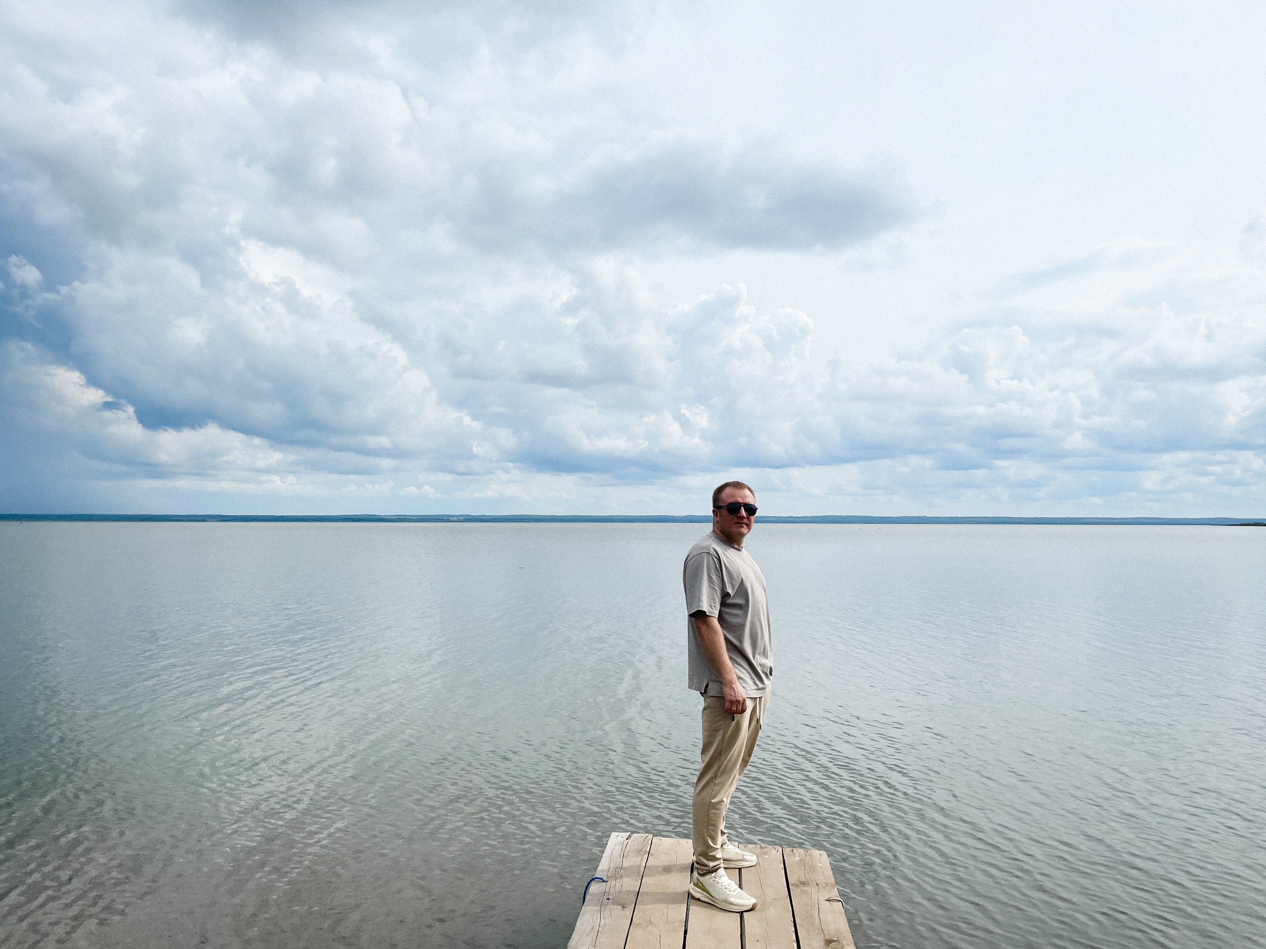 Обо мне. Режиссёр Алексей Логинов