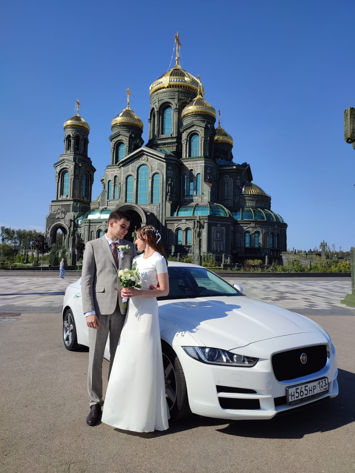 Аренда мерседаса на свадьбу или Ягуара - выбирать свадебное авто вам