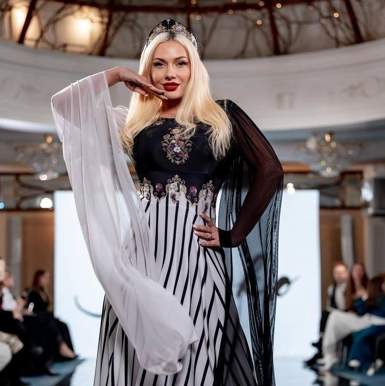 Подиумная школа Эльвиры Баско