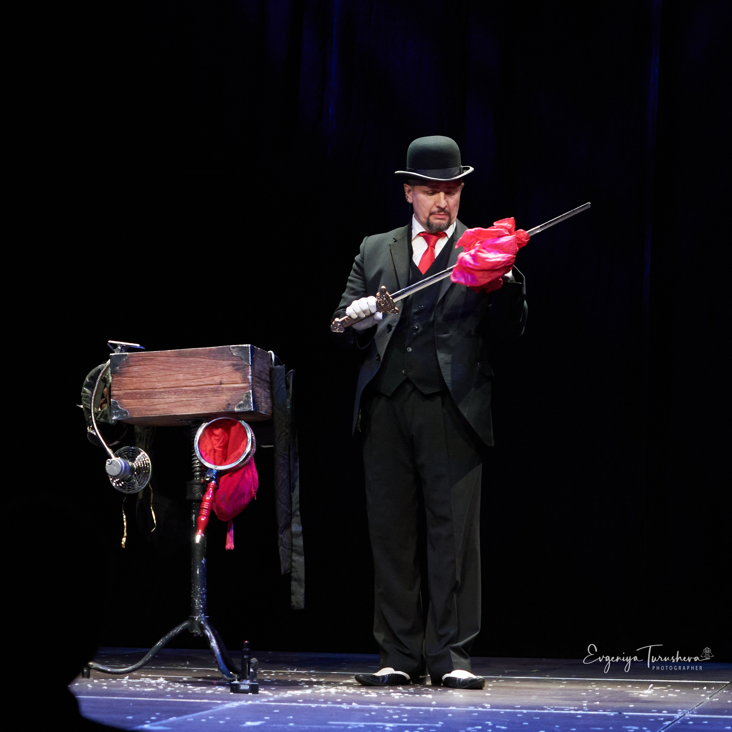 Иллюзионное шоу «Лига волшебников». Фотограф Евгения Турушева
