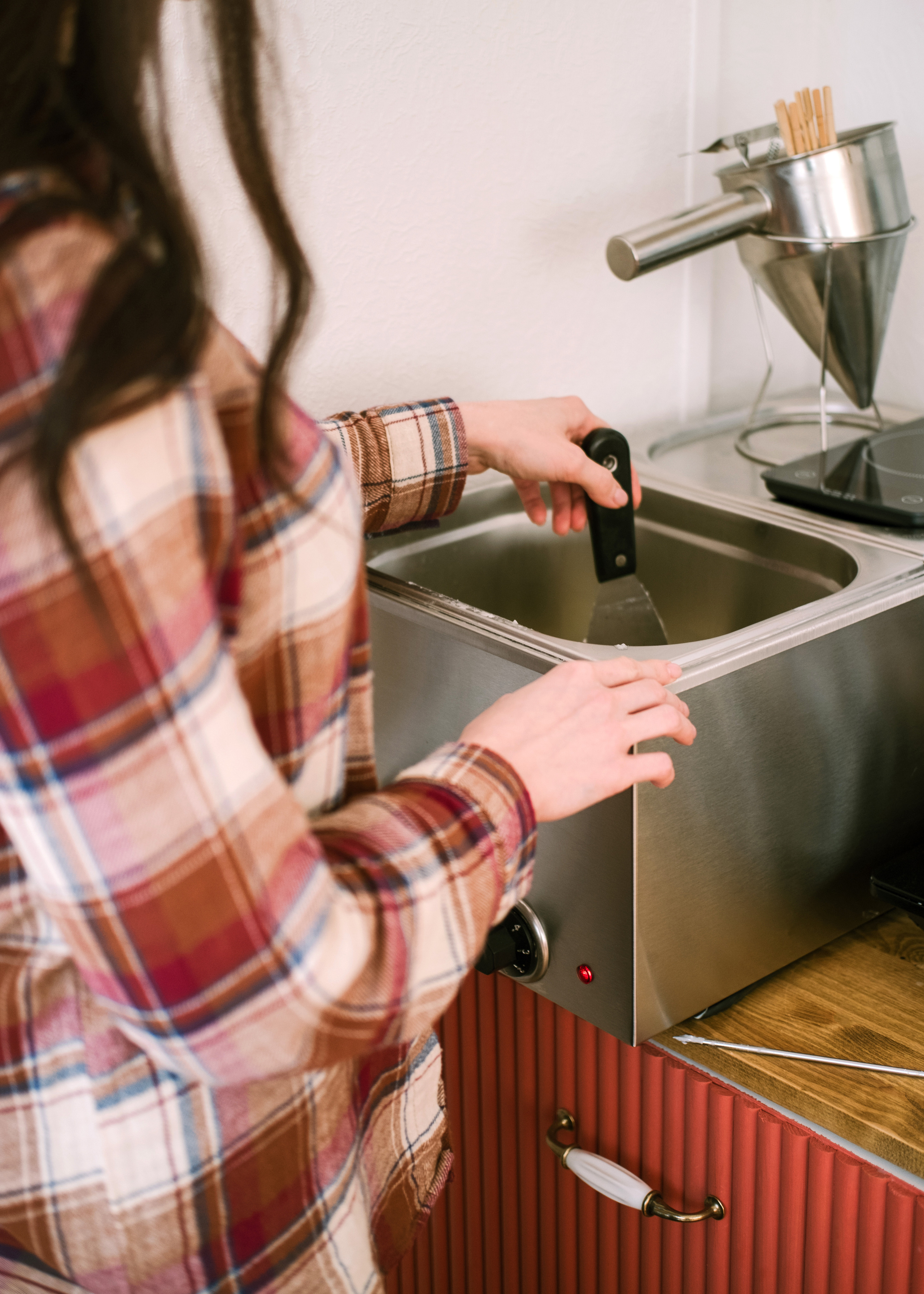 Интервью с основательницей мастерской Hearth&Home. Артём Кузнецов, фотограф, Новосибирск