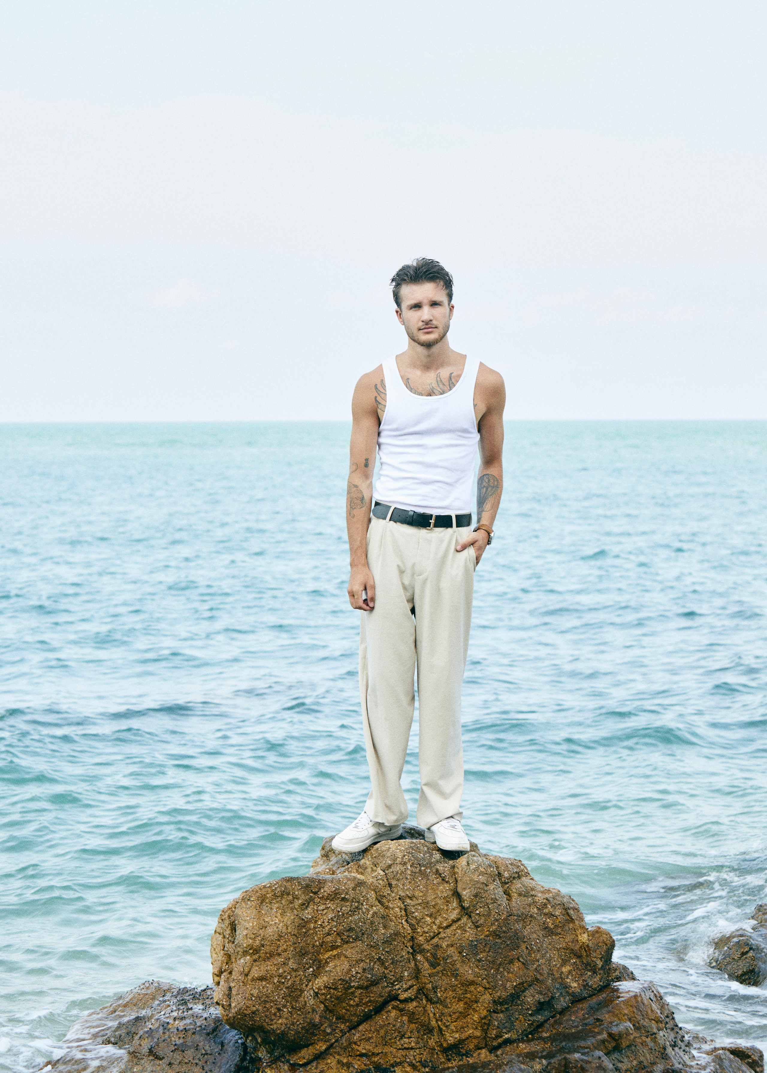 Контакты. Фотограф Даниил Бугаевский