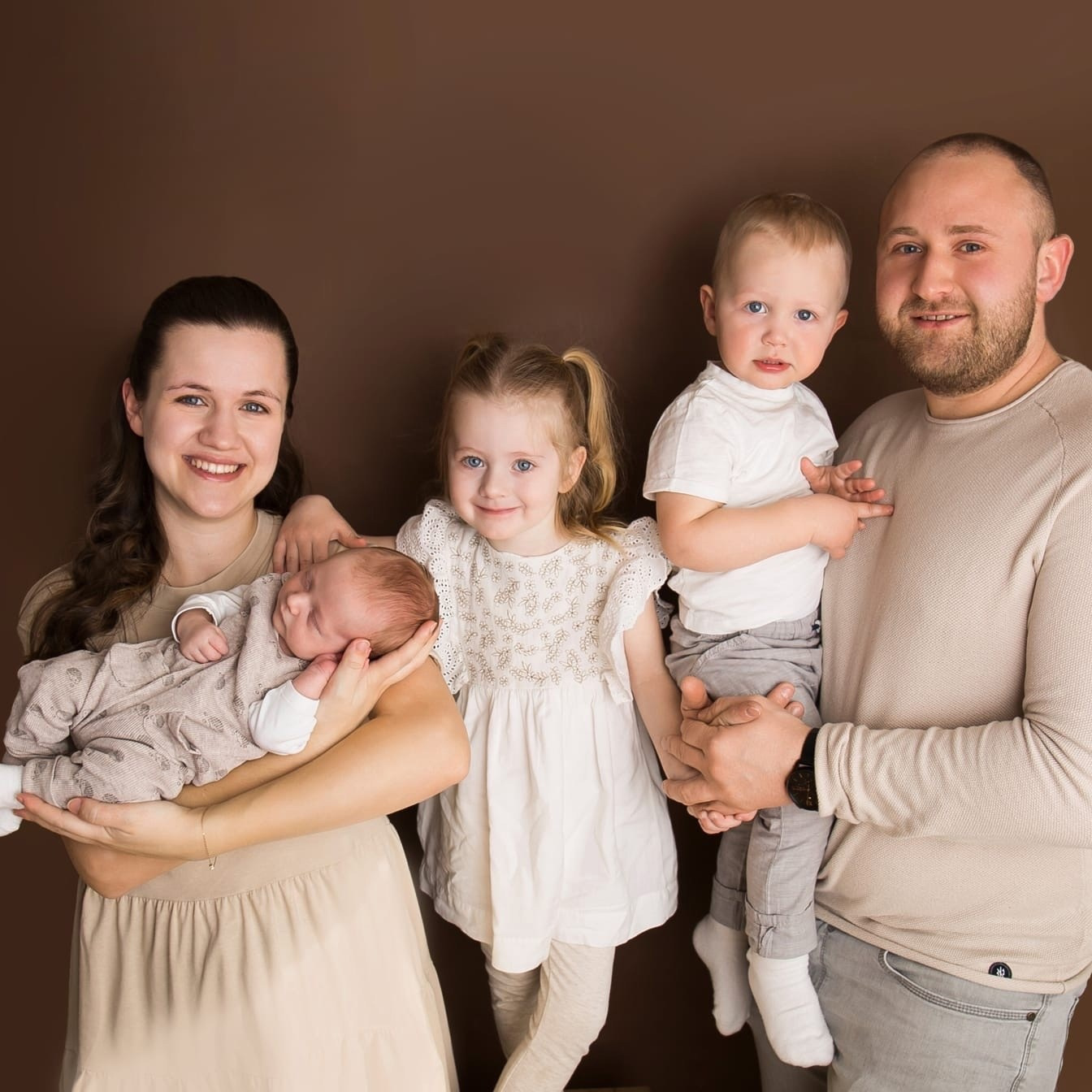 Услуги. Фотостудия, фотограф новорожденных в Брюховецком районе Татьяна Кауц. Многолетний опыт работы с новорожденными и молодыми семьями