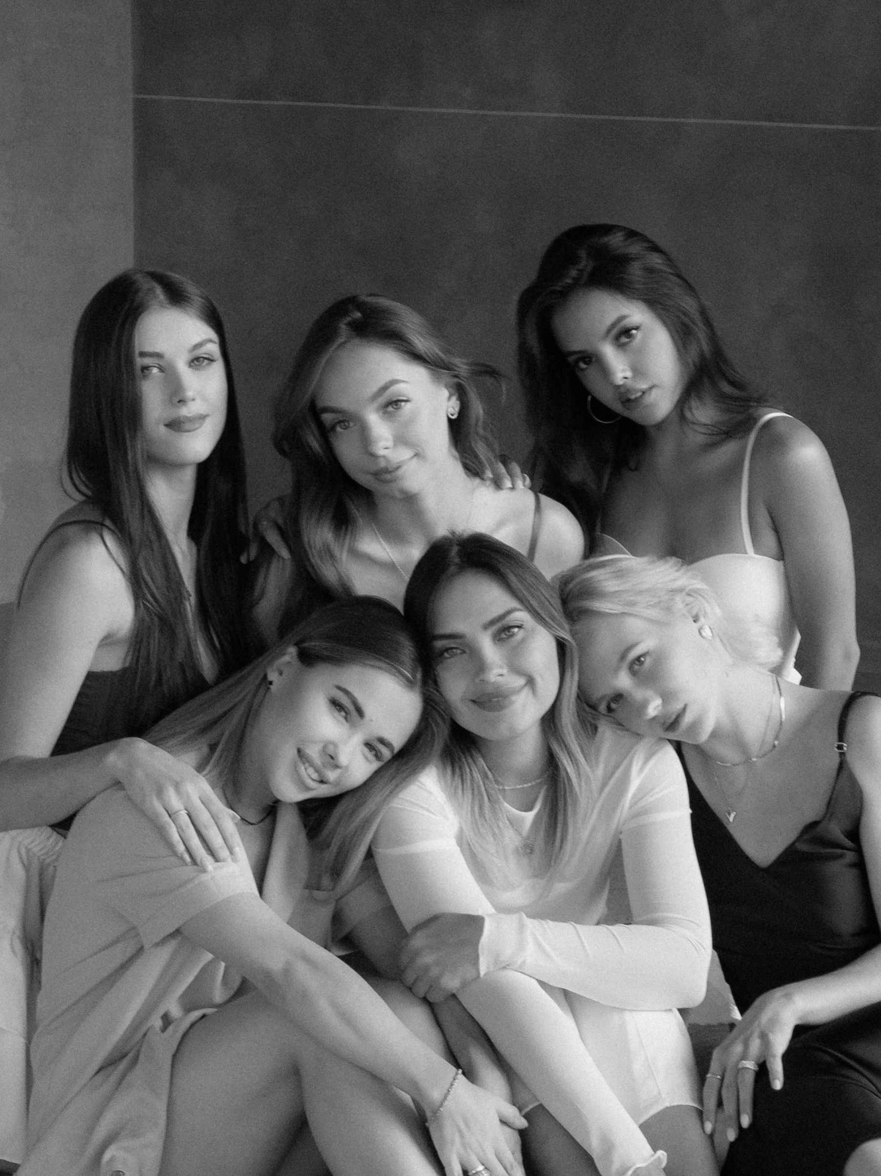 Танцевальная шоу-группа «GRANAT»