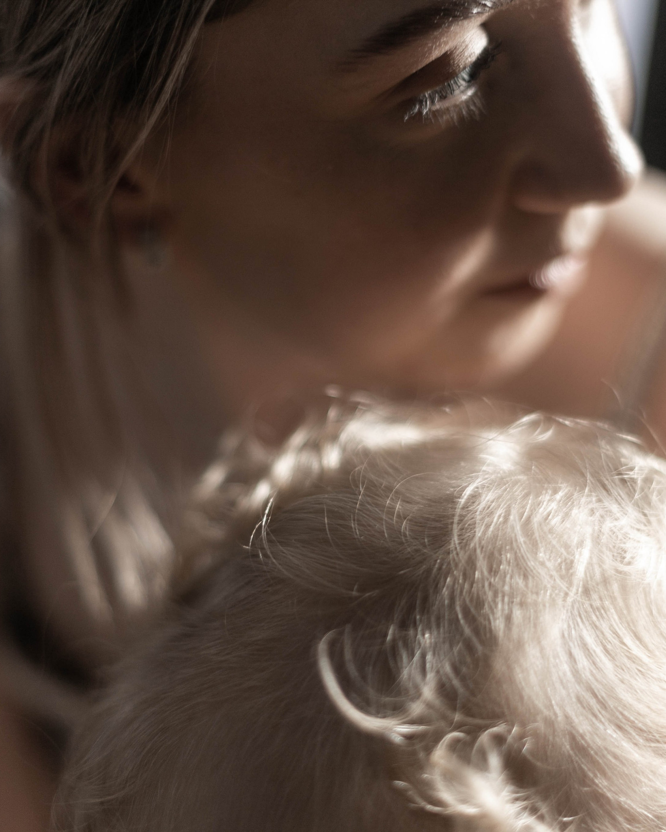 Женский фотограф фототерапевт фотохудожник преподаватель авторских курсов по фотографии и саморефлексии через фото в Оренбурге Лида Трескова