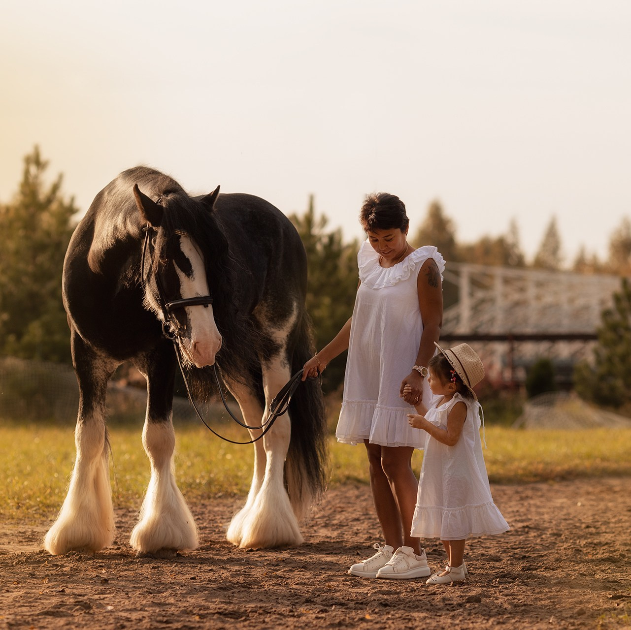 Фотосессия детей с лошадьми в Москве и МО: Детская конная фотография от Светланы Кутейниковой. Фотосессии с лошадьми в Москве от фотографа Кутейниковой Светланы