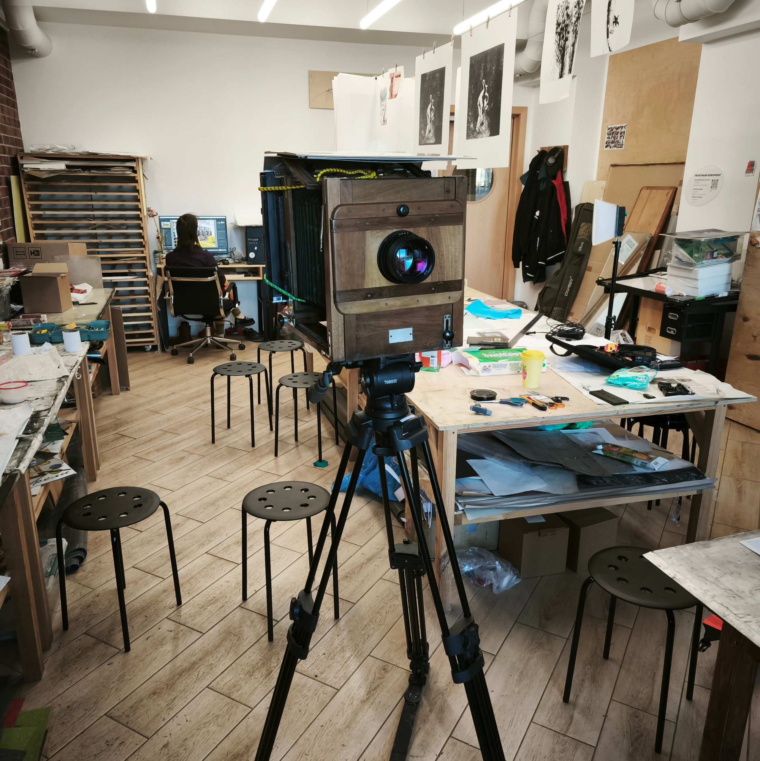 Ремонт головы с помощью Фольги и Буратино. Roman Hodirev is an esoteriologist, multidisciplinary artist, photographer and musician. Saint Petersburg, Riga