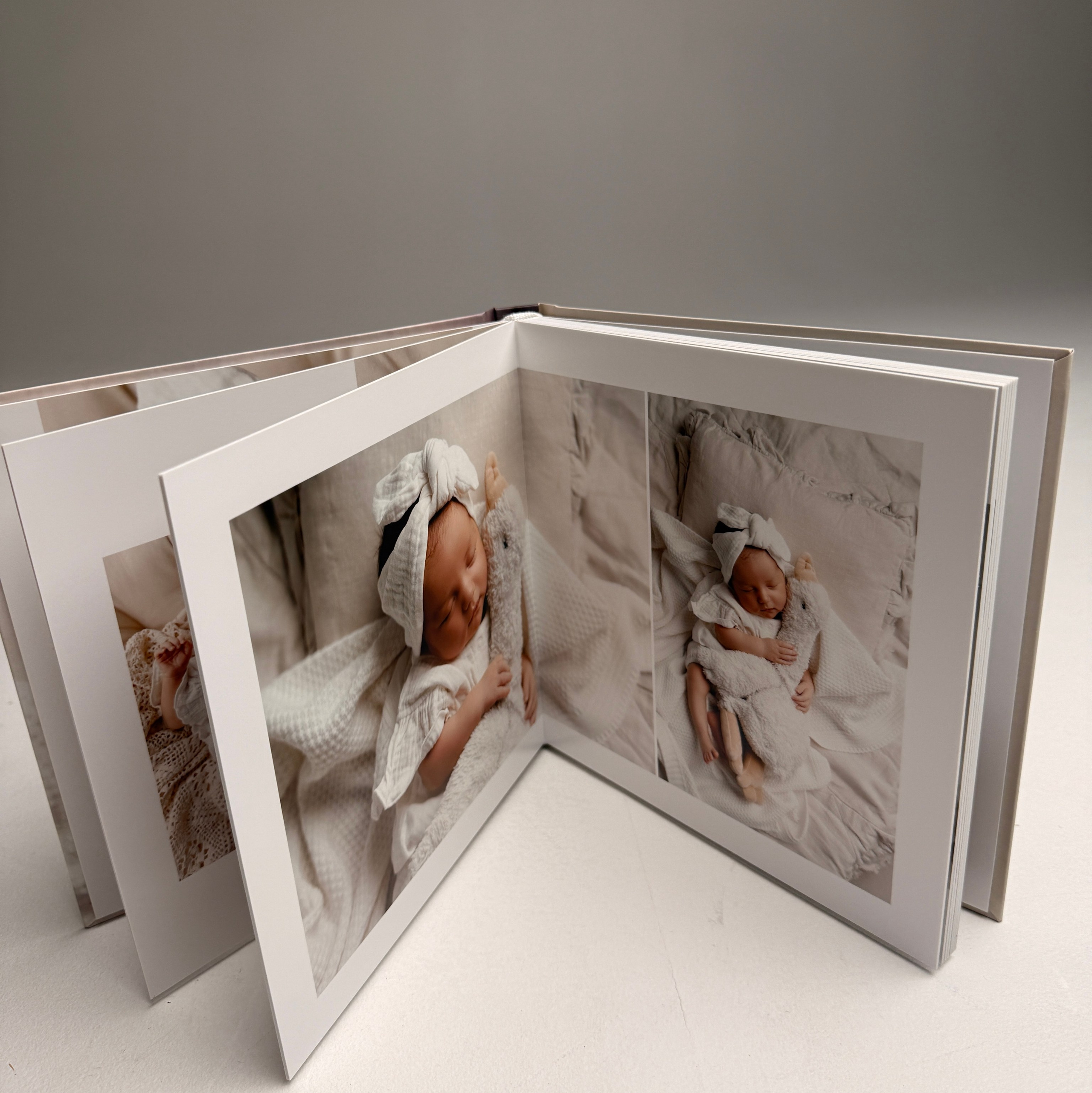 Заказать фотокнигу. Фотограф новорожденных в Краснодаре Мария Кот