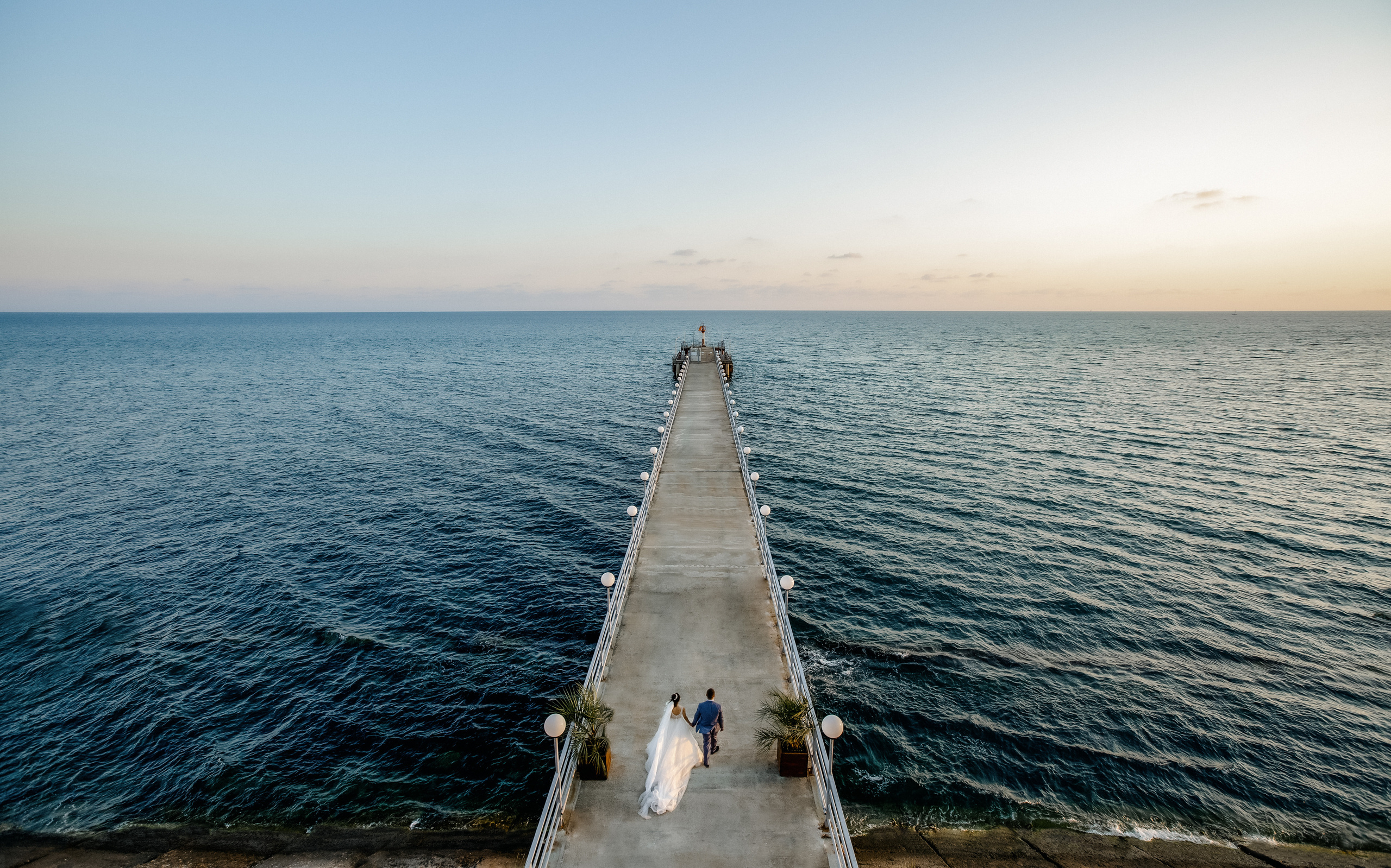 Меня зовут Влад, я свадебный и семейный фотограф