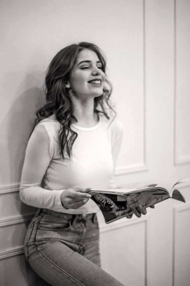 Модели для студийной предметной съемки в Красноярске