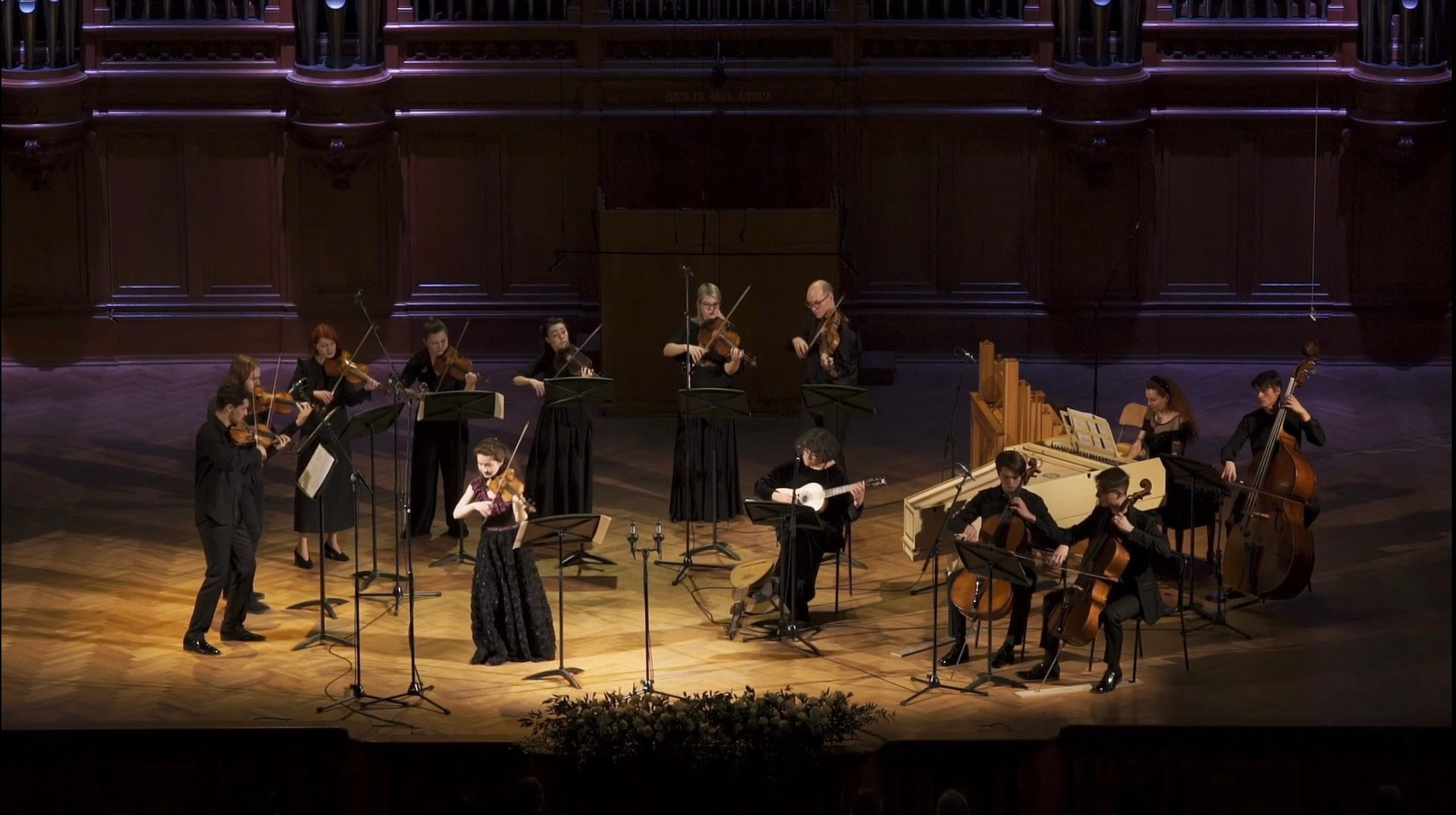 Инструментальный ансамбль «I Fiori». Скрипачка Анна Савкина