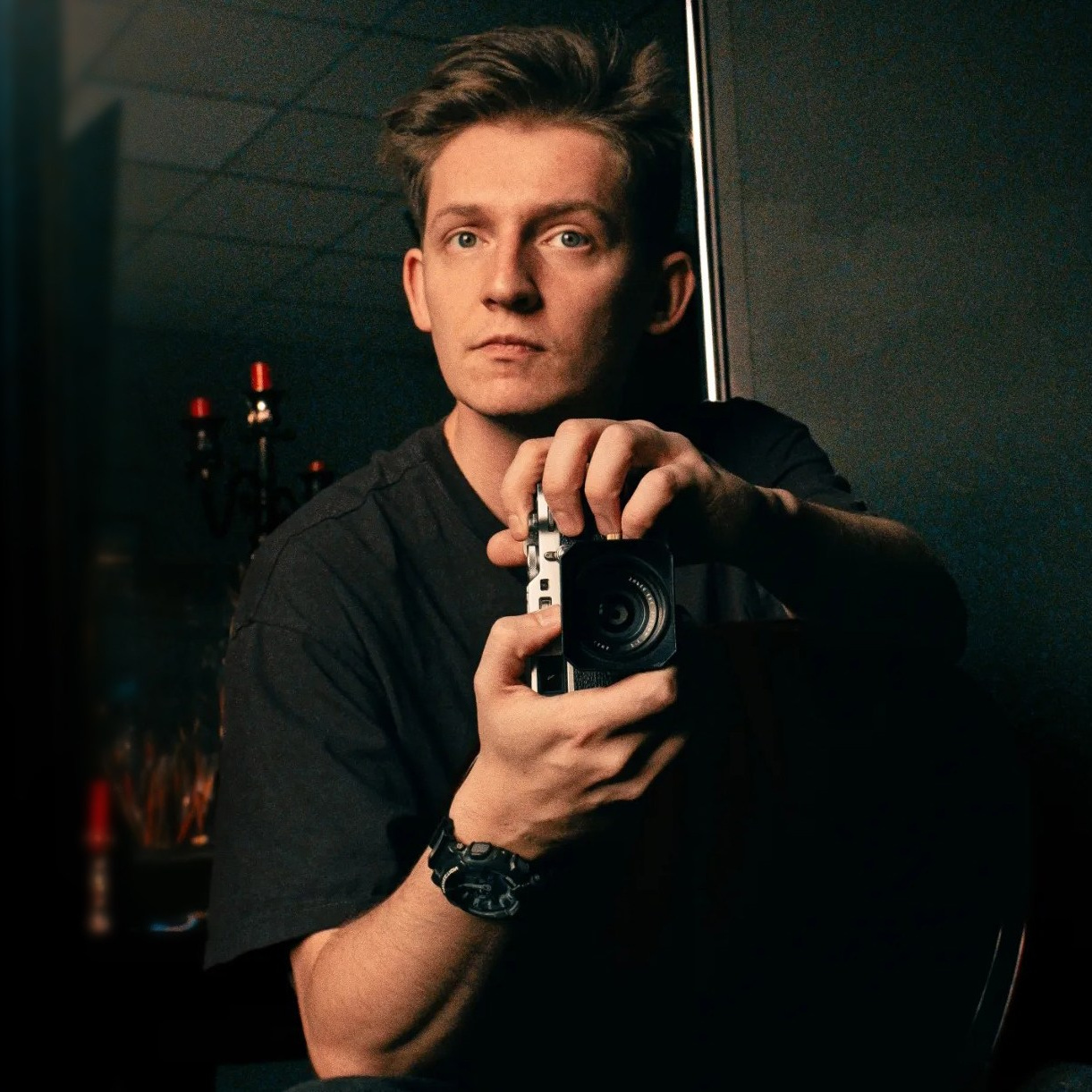 Контакты. Фотограф рекламы и СММ в Алматы Илья Ким