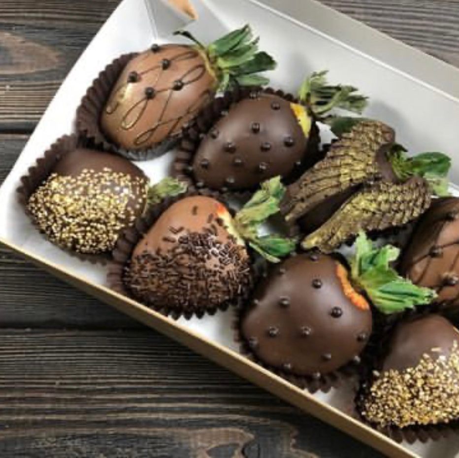 Наборы из клубники в шоколаде Сургут. Клубника в шоколаде в Сургуте