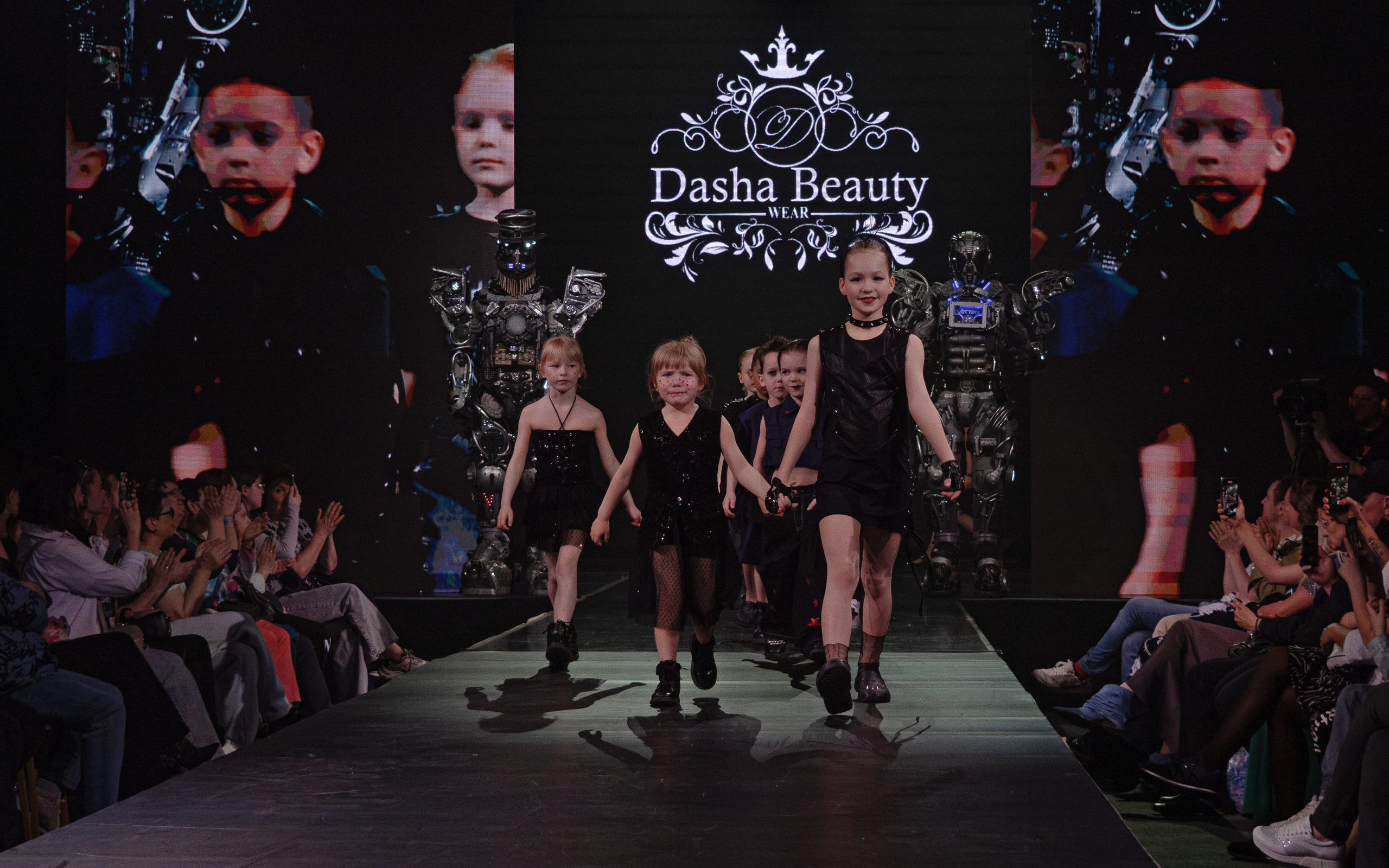 Модные показы — что это такое