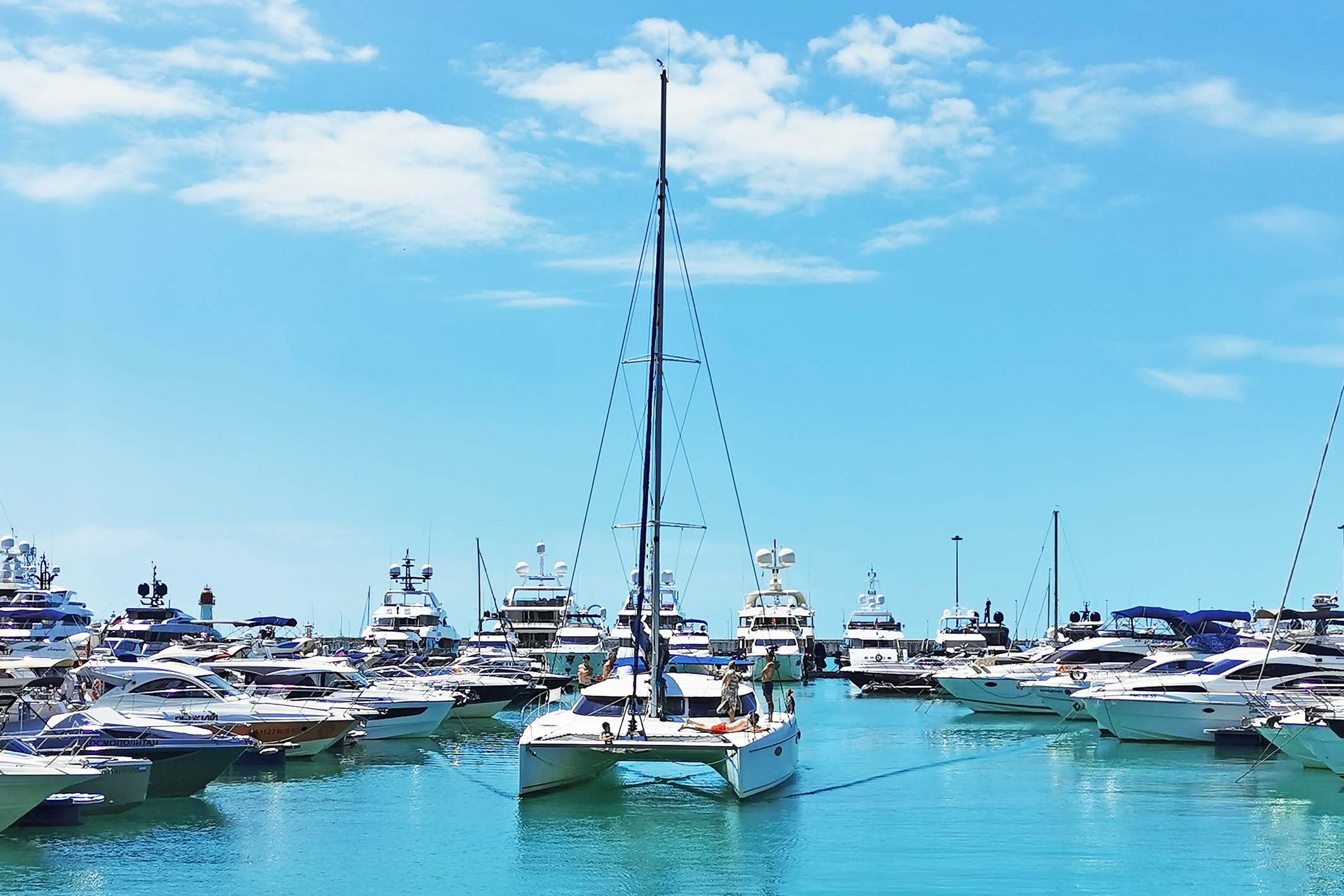 Катамараны и парусные яхты аренда яхт в сочи Яхт Вип  Яхтвип Yachtvip