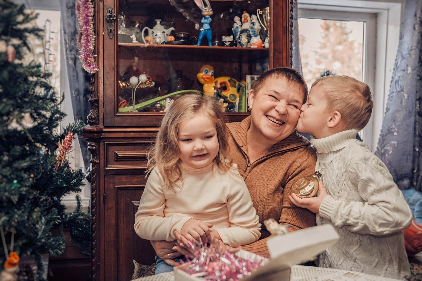 Имбирное печенье и аромат хвои — новогодняя фотосессия у елки в Рыбинске