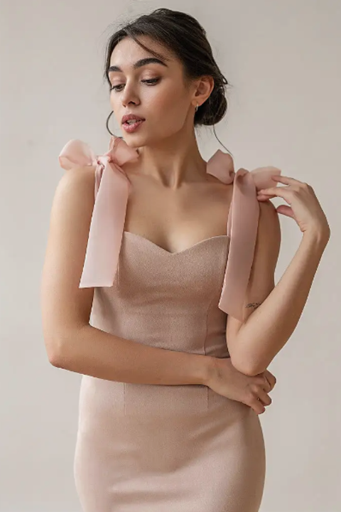 Вечерние/трикотажные платья