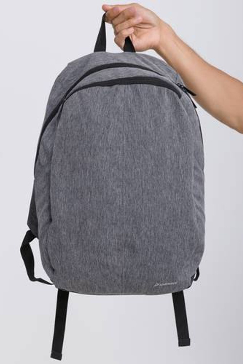 Профессиональная съемка для акцента на многофункциональные рюкзаки