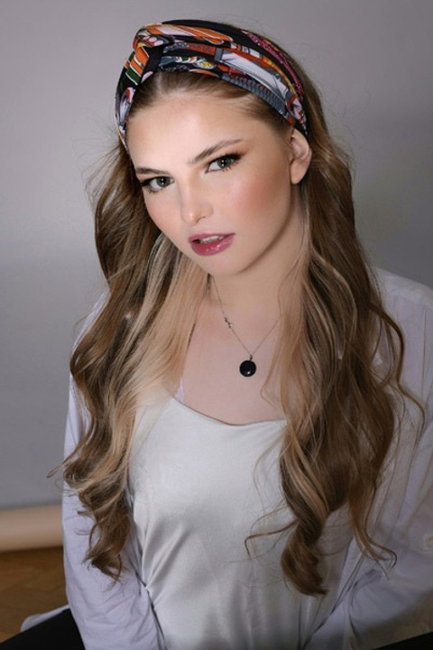 Модель для предметной съемки Зарина Москва| Sale Easy