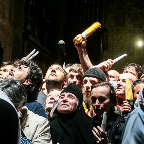 Ожидание схождения Благодатного Огня. Иерусалим. 2008