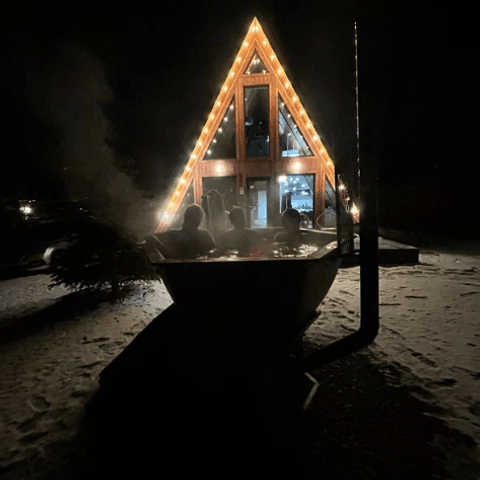 Треугольный коттедж на 6 человек с чаном и баней — Афрейм в подмосковье в аренду