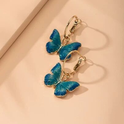 Предметное фото бижутерии - уникальные украшения для особенных моментов.