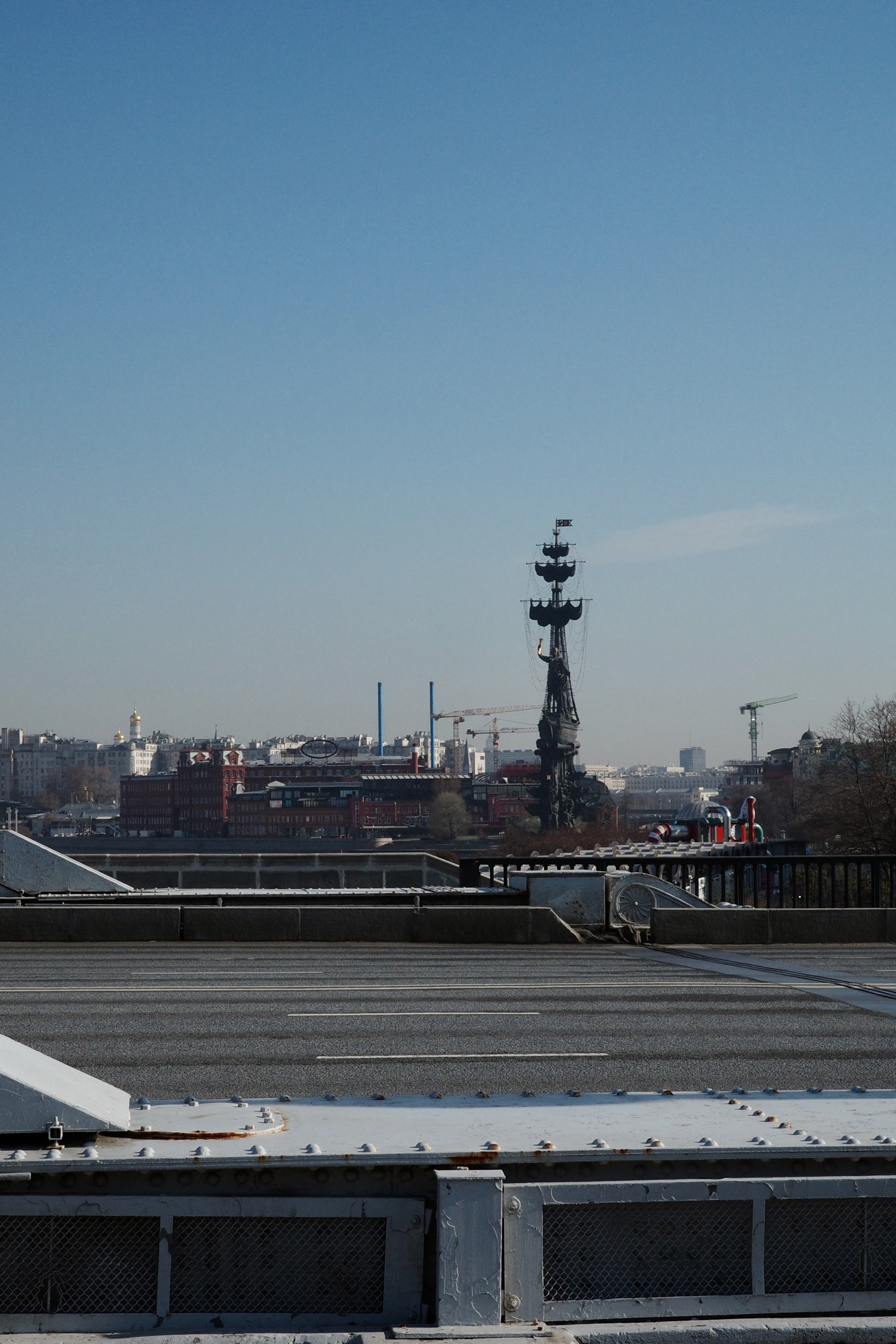 Новая Пушкинская набережная парка Горького 2026: 33 фото до скорого открытия. Проект «Фотокладовка»: блог уличной фотографии в формате street photo