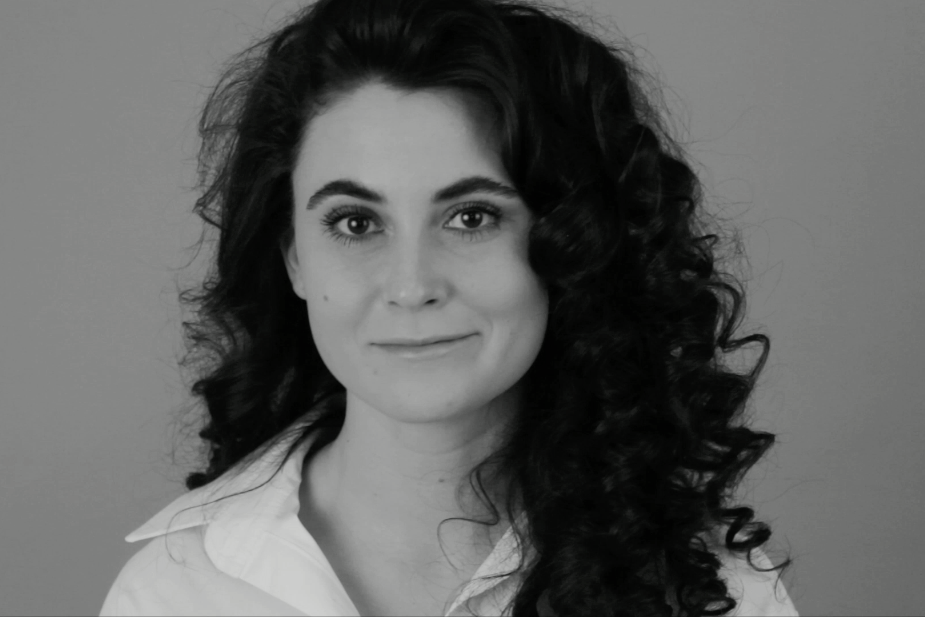 Стоимость записи визиток. Актерские визитки и интервью для экспертов в Москве