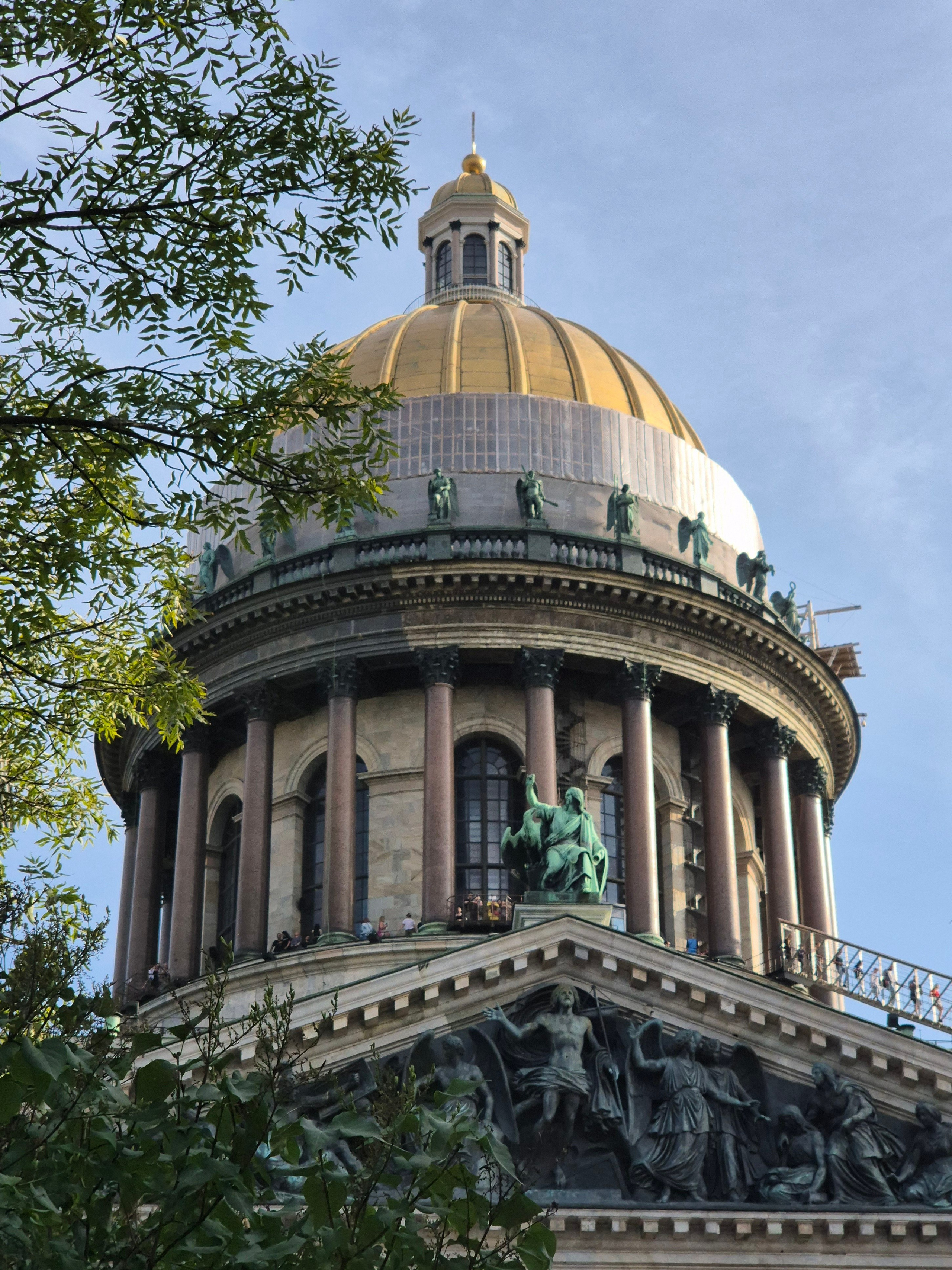 Россия. Санкт-Петербург. Walk & Fly with Batay