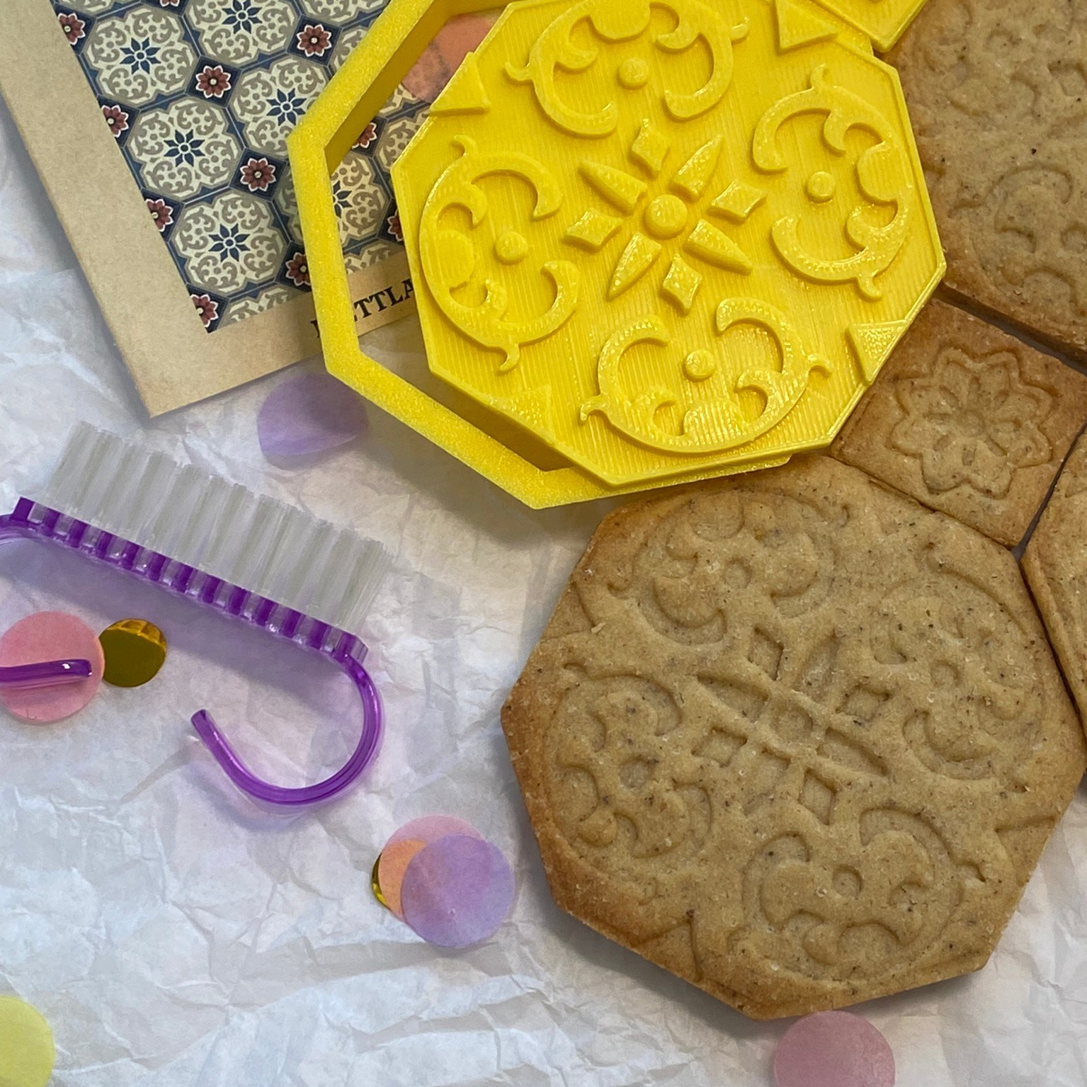 НОВЫЙ РЕЦЕПТ ПРИГОТОВЛЕНИЯ. Метлахская плитка парадных Санкт-Петербурга