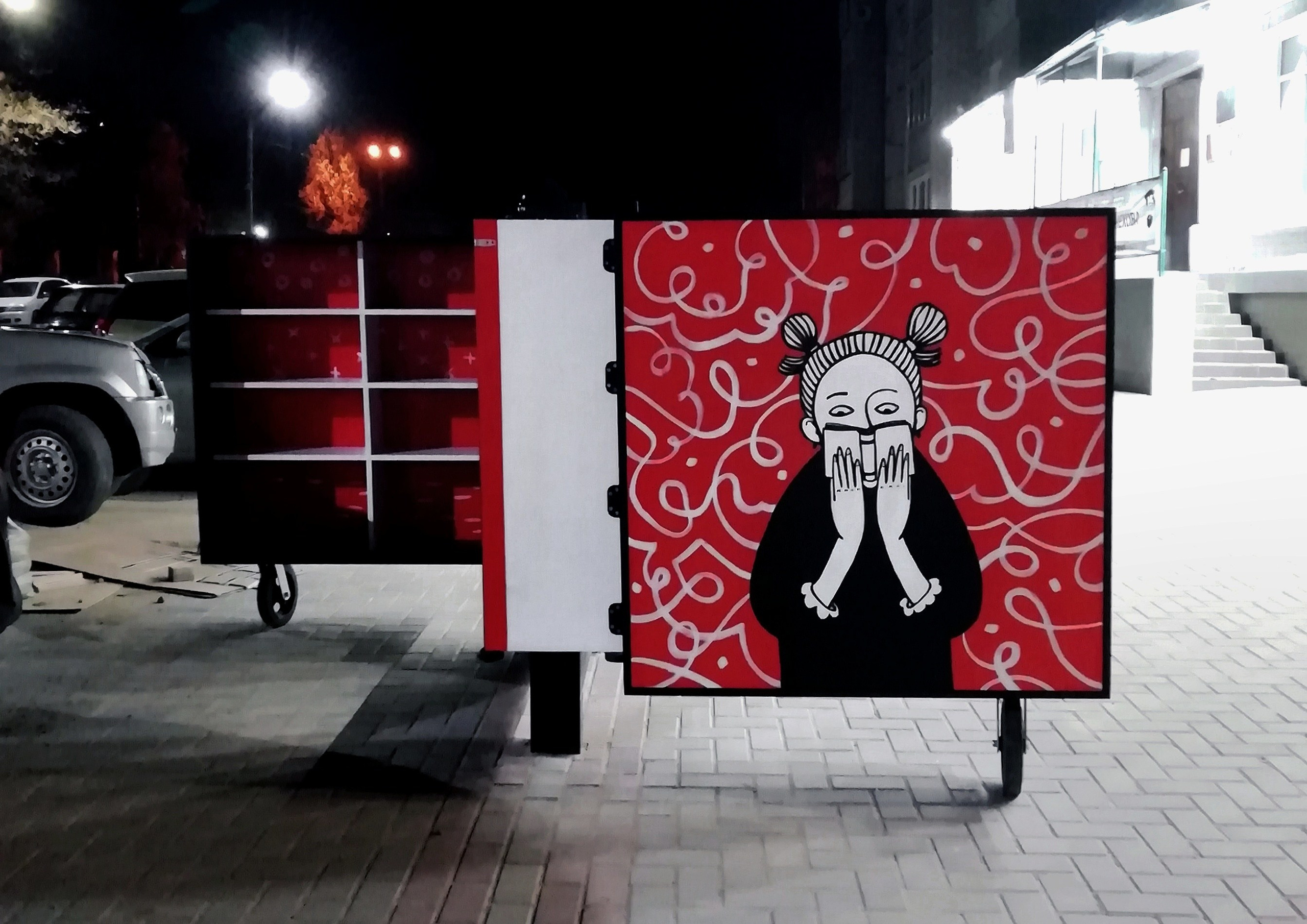 Шкаф. Художник Рыбак Николай