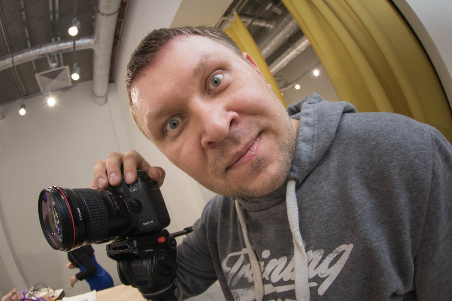 Фотограф, оператор Максим Кузнецов