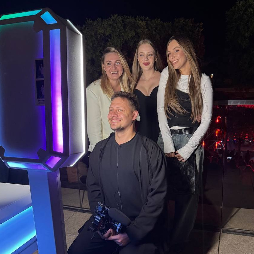 Фото-видео стойка Миксап. Инсталаб Краснодар фото и видео интерактивы на ваше мероприятие